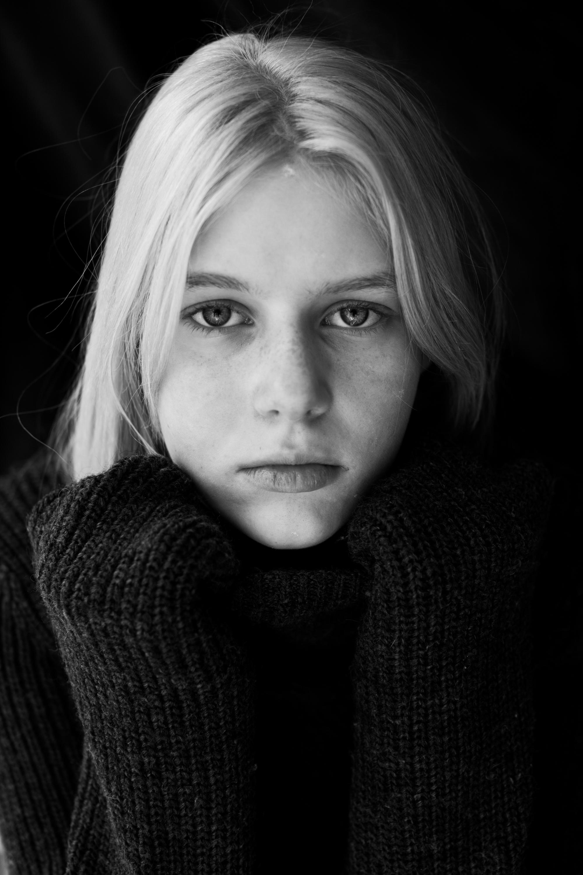 И снова Алиса — мой верный «partner in crime» и по совместительству дочь))). Портретный творческий фотограф в Москве Надя Дудник