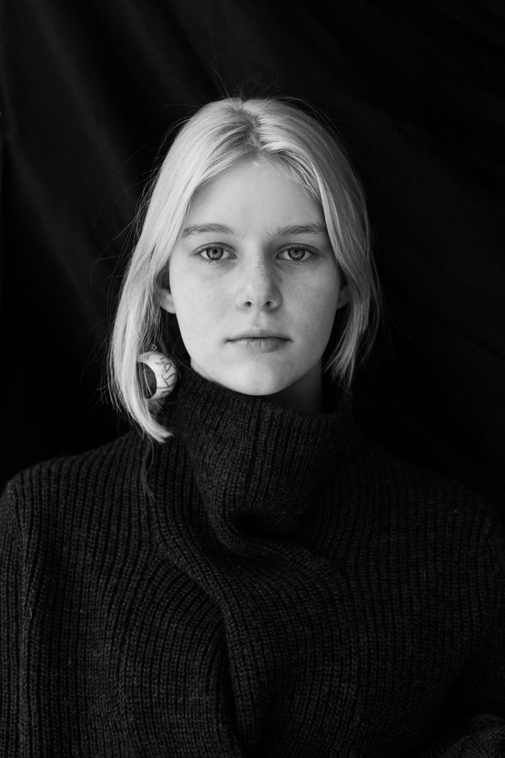 И снова Алиса — мой верный «partner in crime» и по совместительству дочь))). Портретный творческий фотограф в Москве Надя Дудник