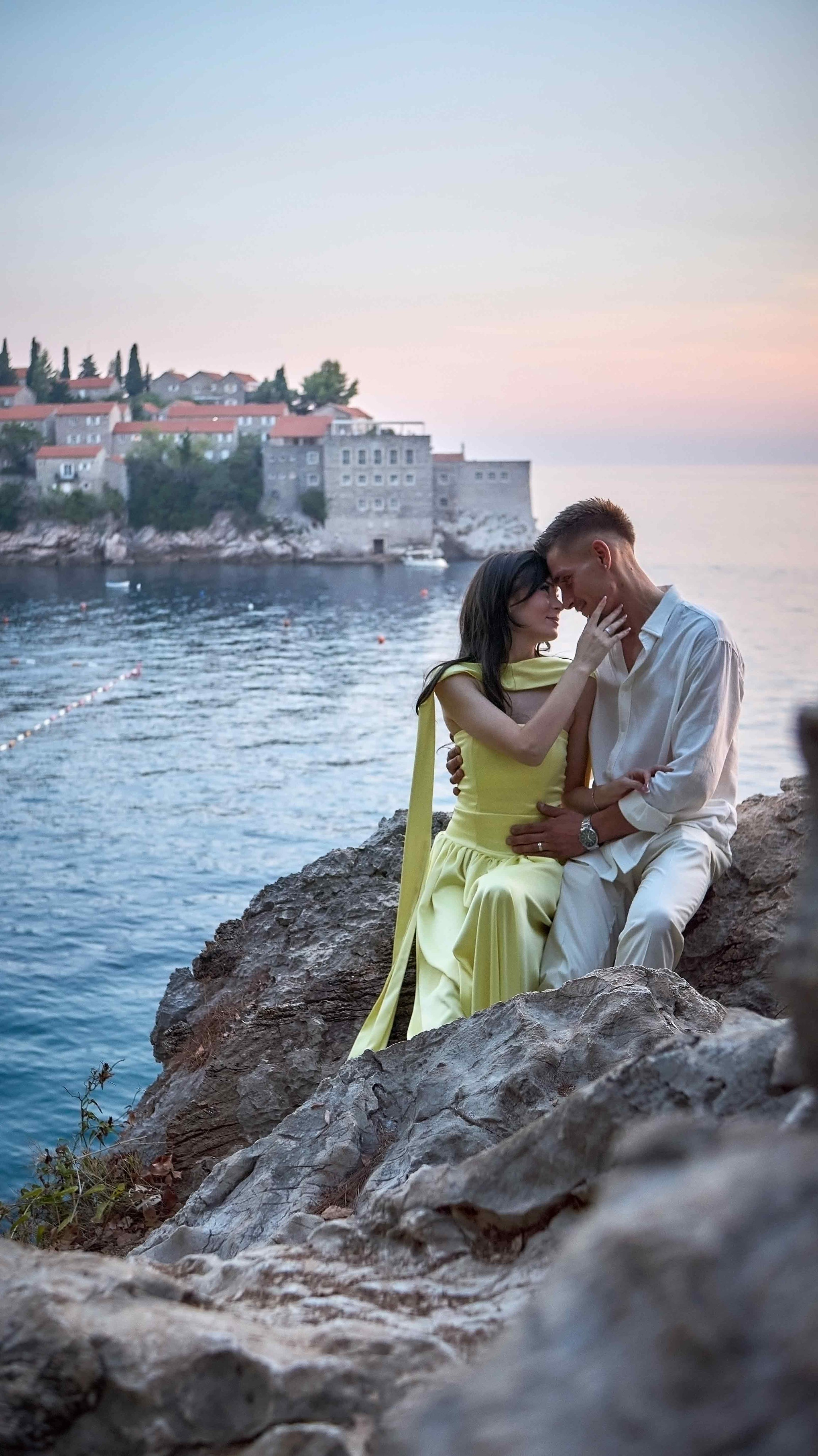 Sunset Engagement Shoot in Sveti Stefan | Ilhan & Ilhana's Proposal. Фотосессии в Черногории — фотограф Станевская Эля
