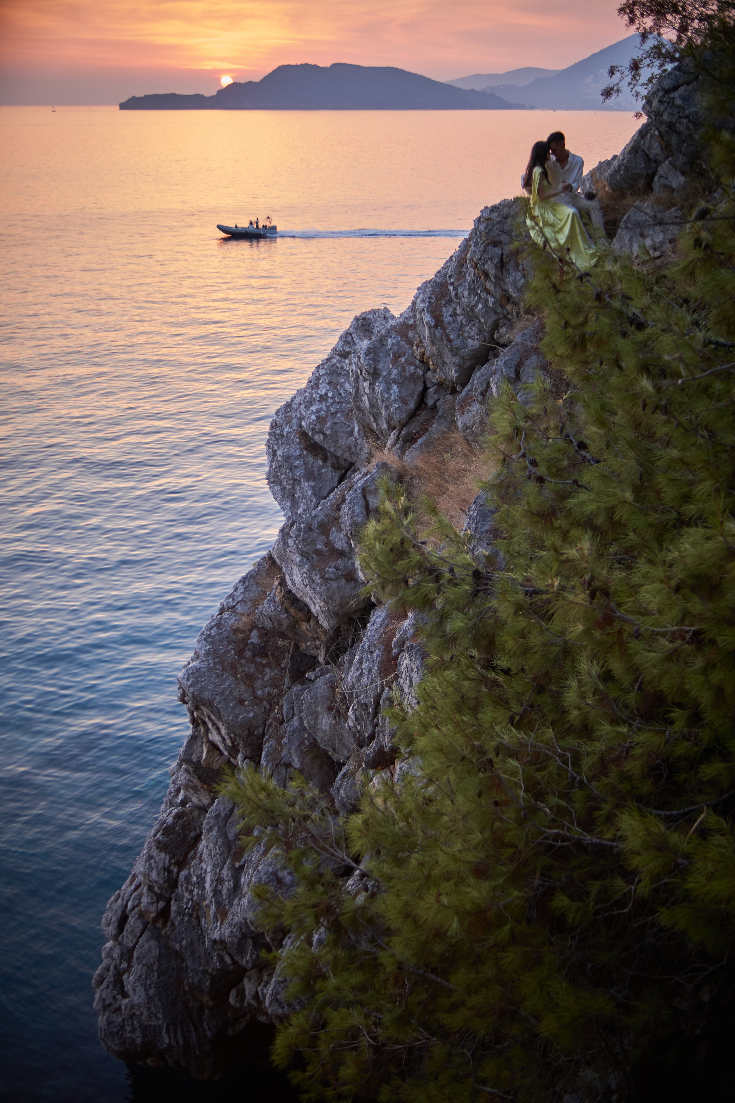 Sunset Engagement Shoot in Sveti Stefan | Ilhan & Ilhana's Proposal. Фотосессии в Черногории — фотограф Станевская Эля
