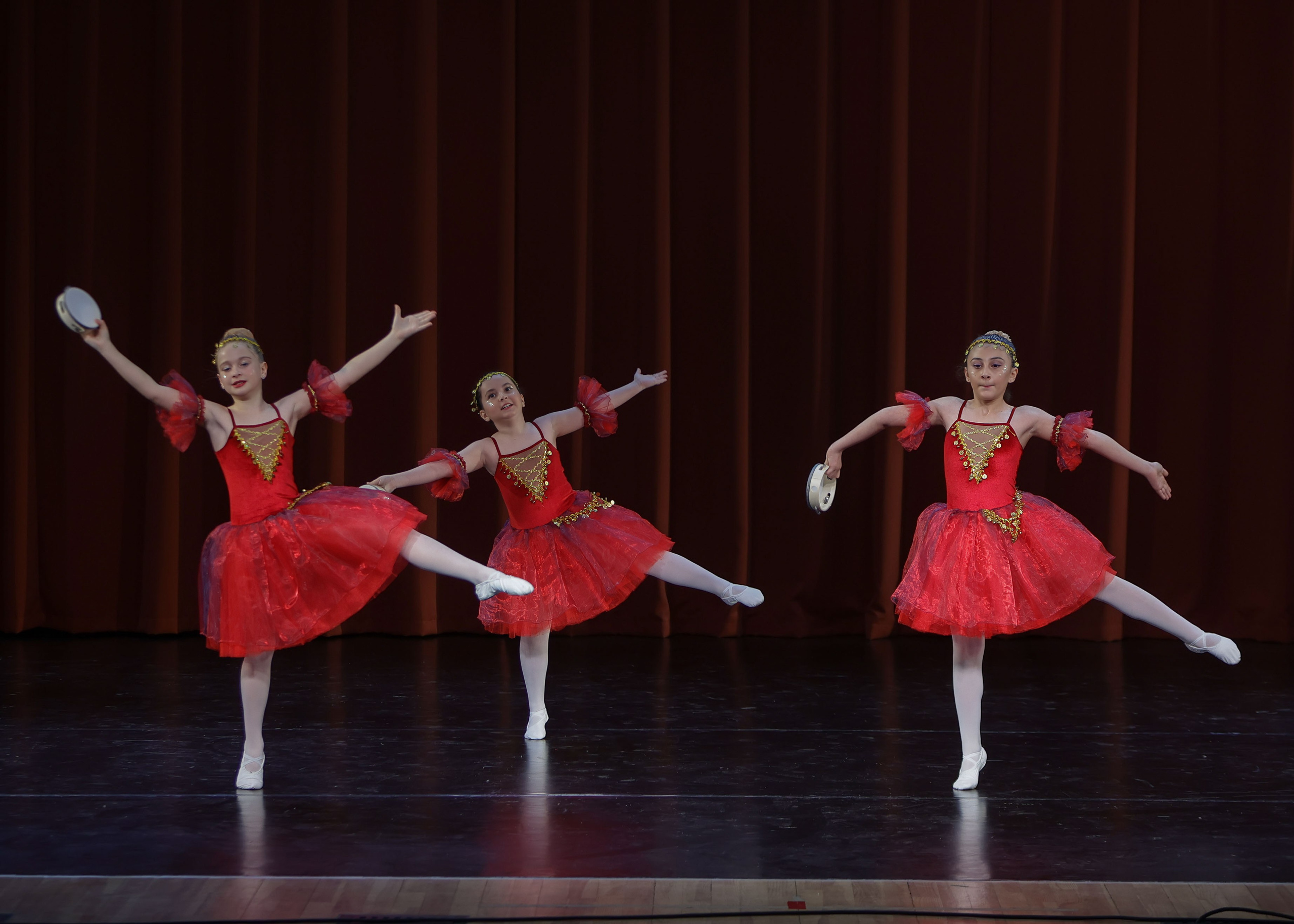 Фестиваль хореографического искусства «КУБОК ЛЕГЕНДЫ — 2025». Выпускные альбомы и школьный фотограф в Подольске, Троицке, Щербинке, Москве и Московской области