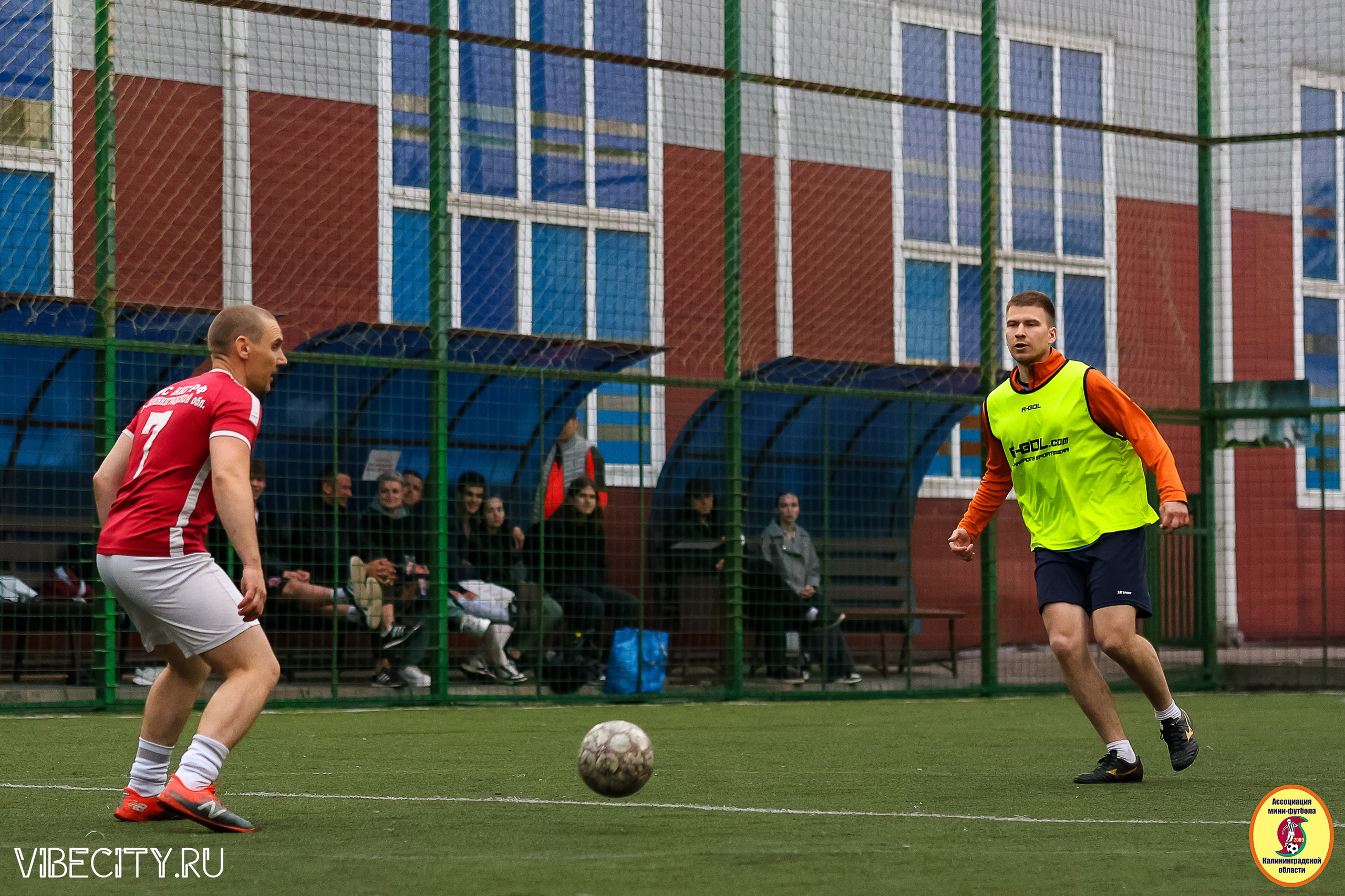 ИГРЫ МИНИ-ФУТБОЛЬНОЙ И КОРПОРАТИВНОЙ ЛИГИ. VIBECITY.RU Вайб Сити Ру Фоторепортажи Фотоотчеты Калининград