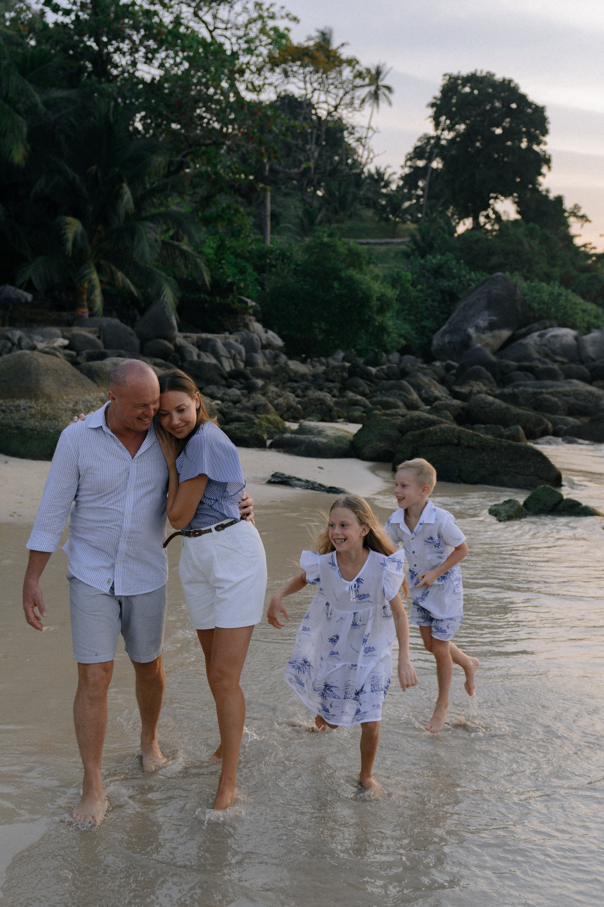 Family photoshoots in Bangkok, Thailand. Fedor Lemeshko — Destination Wedding and Family Lifestyle photographer