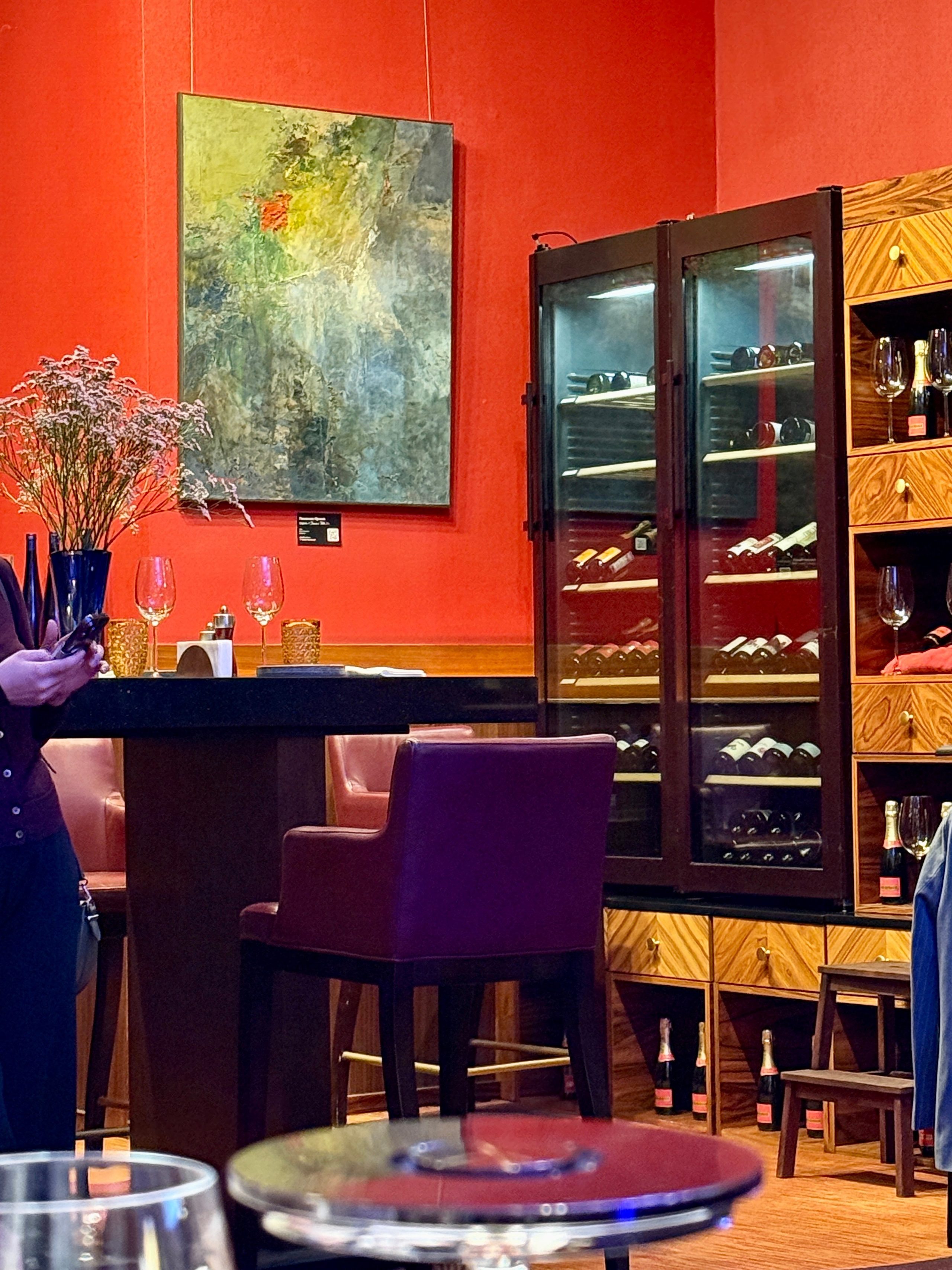 отель МонАрх5*, винный уголок, отель