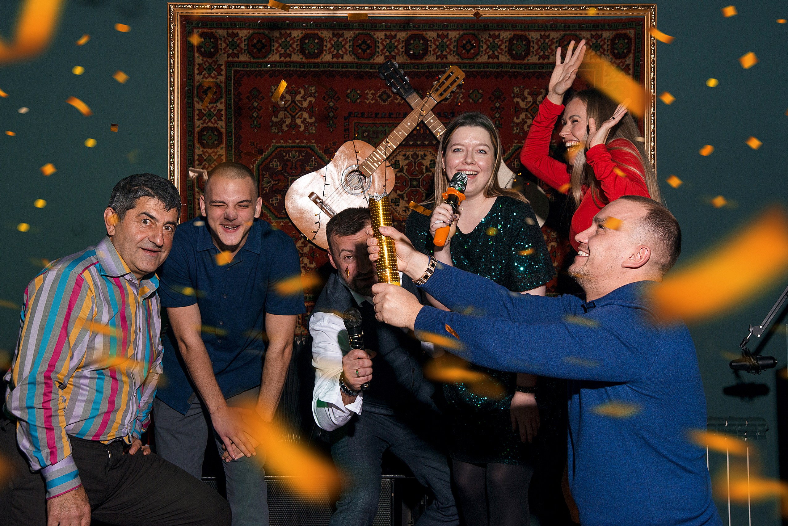 Контент фотосессия для инстаграм кальянной и караоке бара. Контент фотограф Дарья Едапина Новосибирск. Фотограф Дарья Едапина Новосибирск