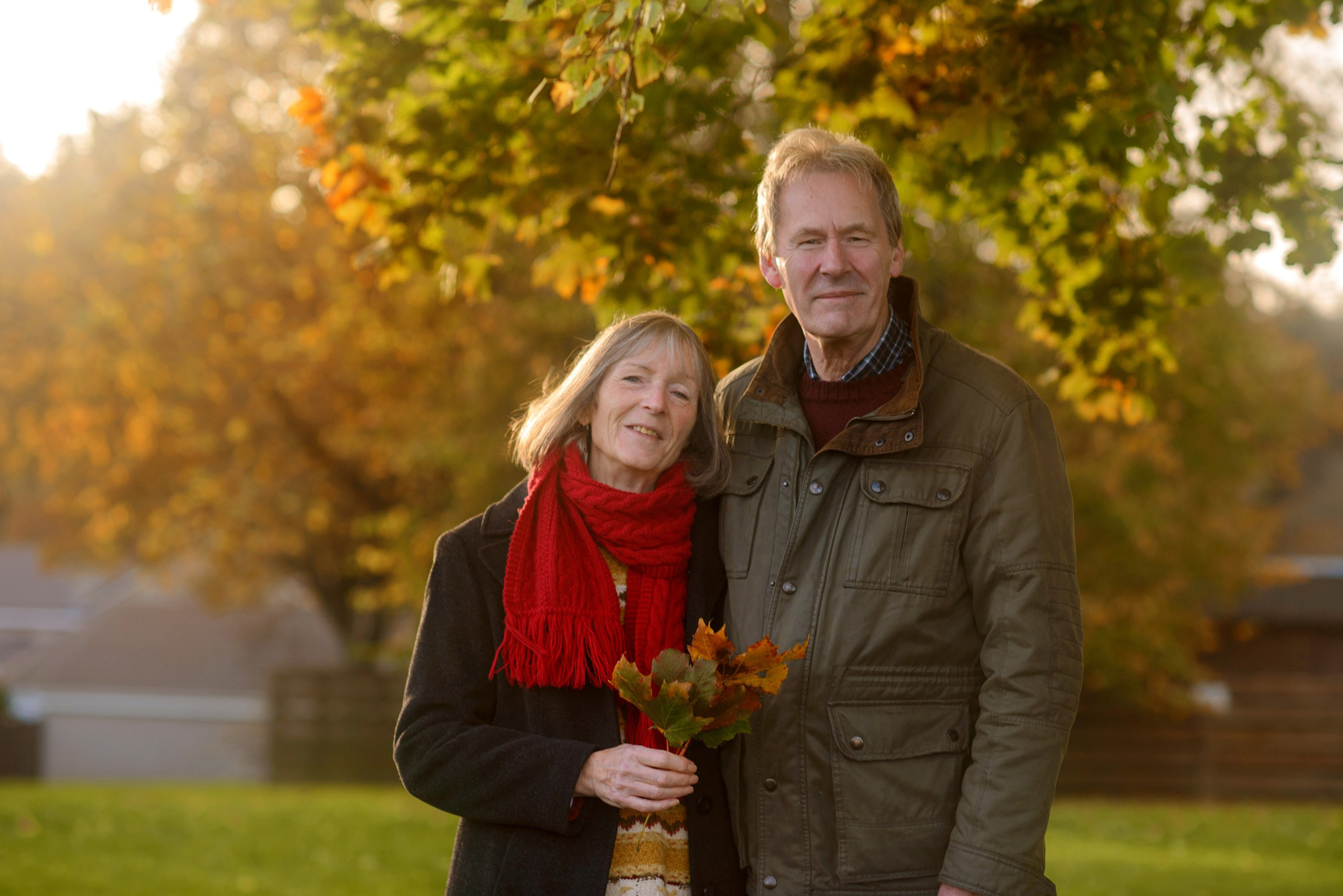 Photo session for a couple in a local autumn Scotland park. Elena Carruthers family photographer in Scotland (Edinburgh, Glasgow)