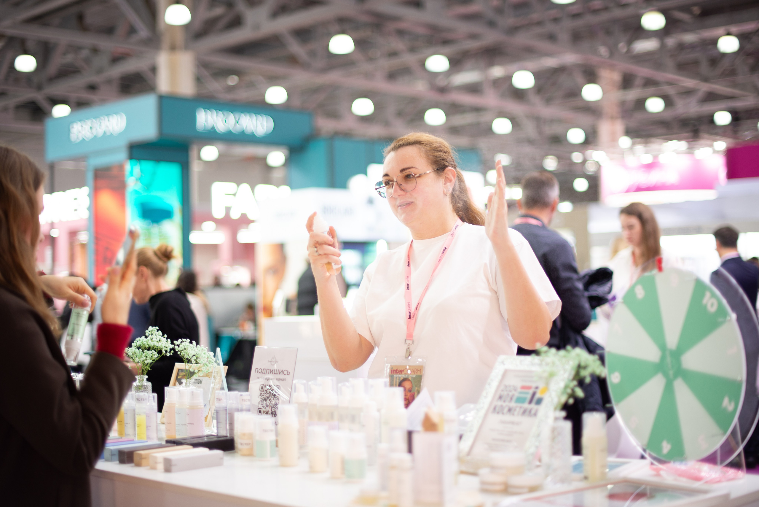 InterCHARM 2025 осень. Victoria Radjevna Репортажный Фотограф — Видеограф Москва • Санкт-Петербург