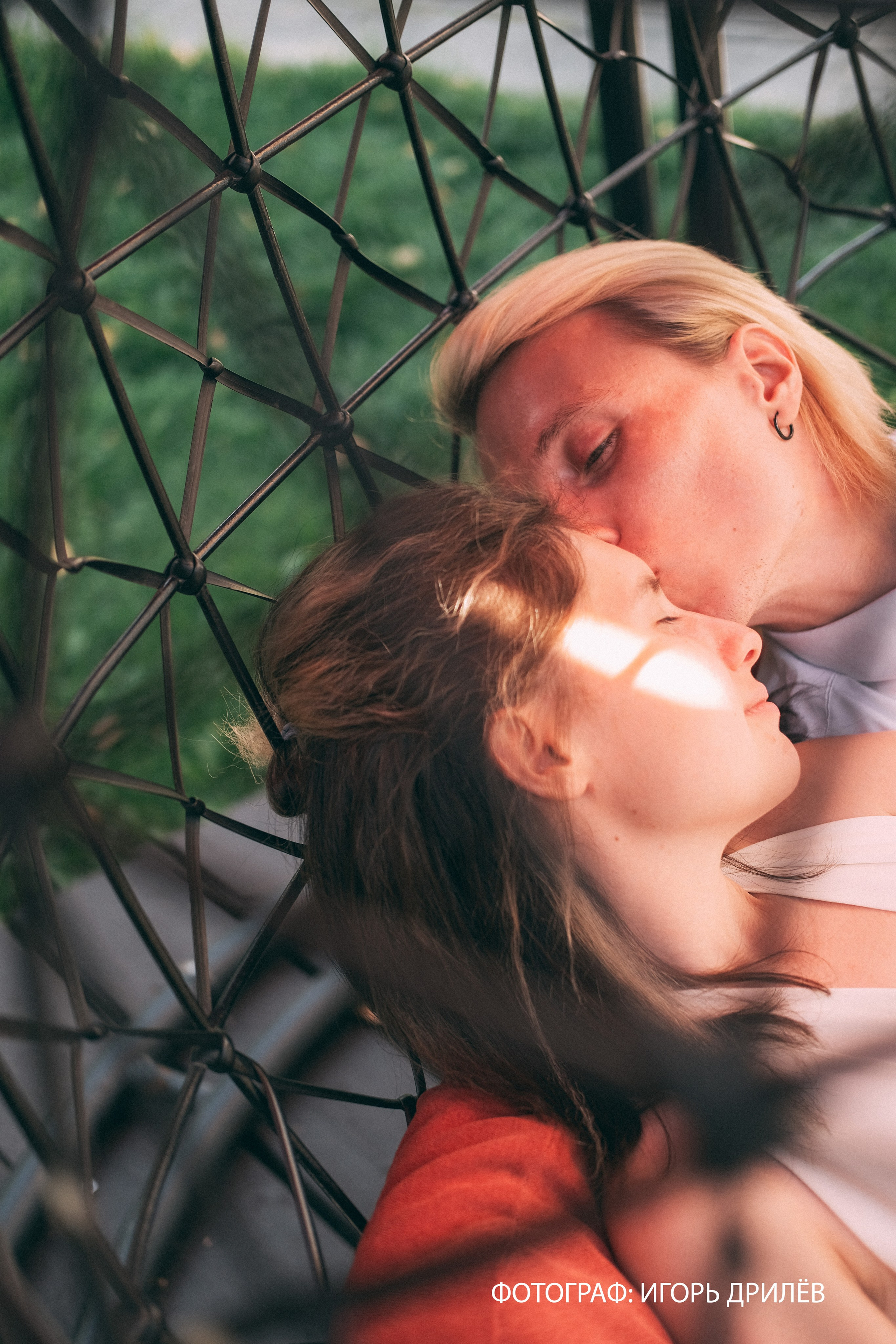 Le reality — фотограф, модель, обучающая позированию