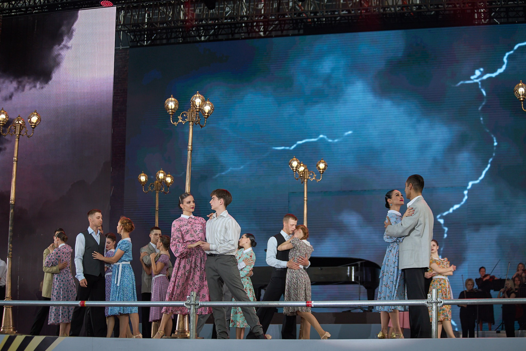 Концерт 9 мая 2025 года на соборной площади. Фотограф Омск | Александр Вандеров