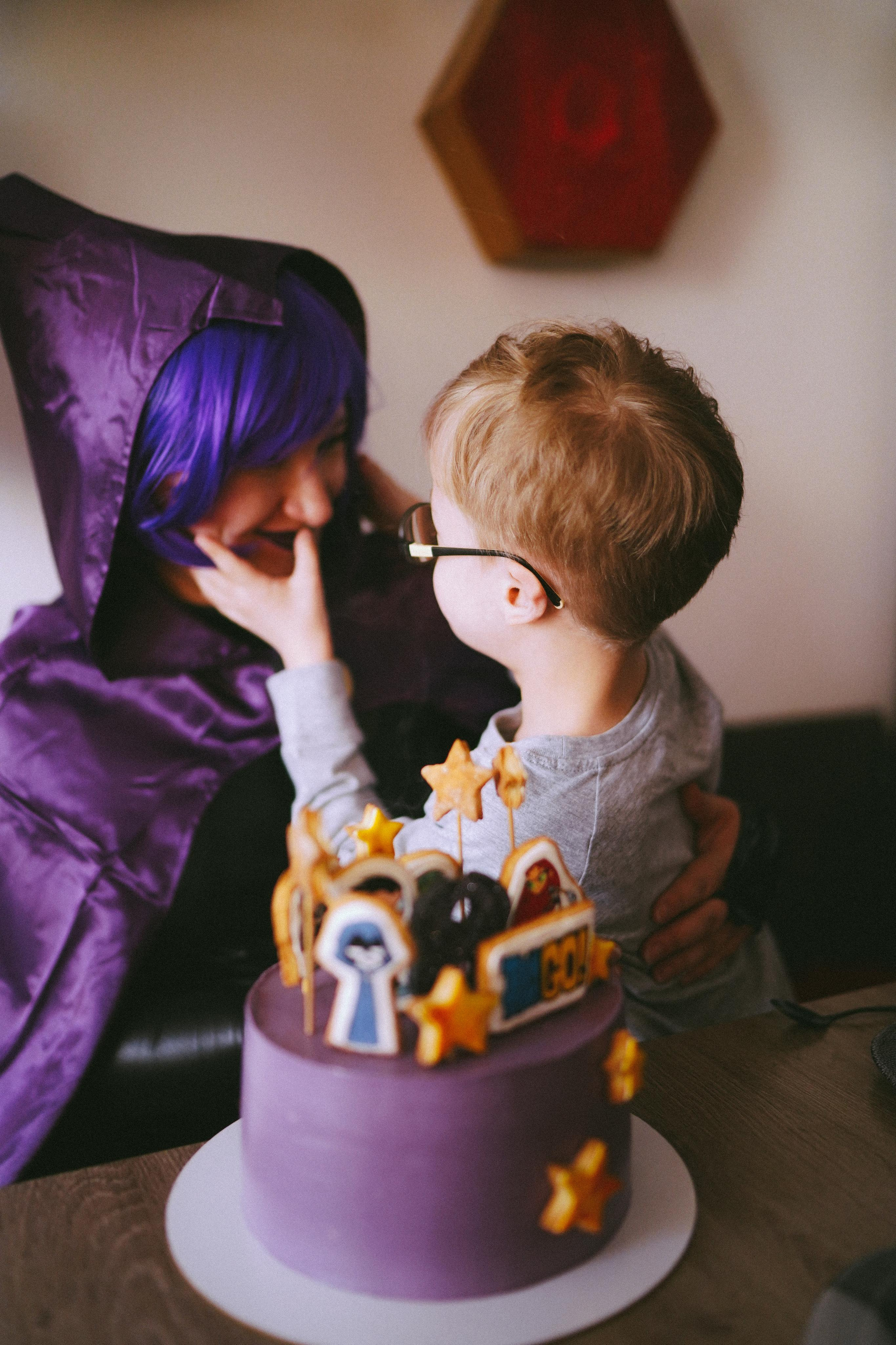 Фотосъемка Дня Рождения Юры дома. Фотосессия новорожденных в Москве — newborn фотограф Елена Виниченко