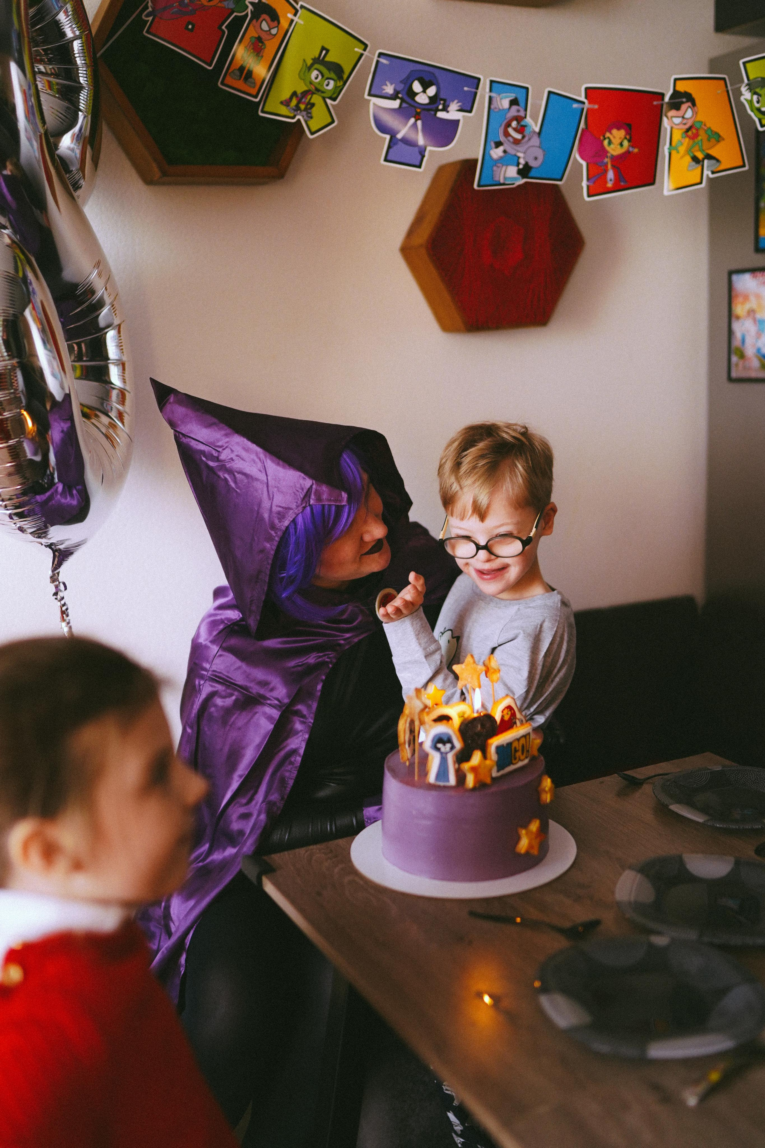 Фотосъемка Дня Рождения Юры дома. Фотосессия новорожденных в Москве — newborn фотограф Елена Виниченко