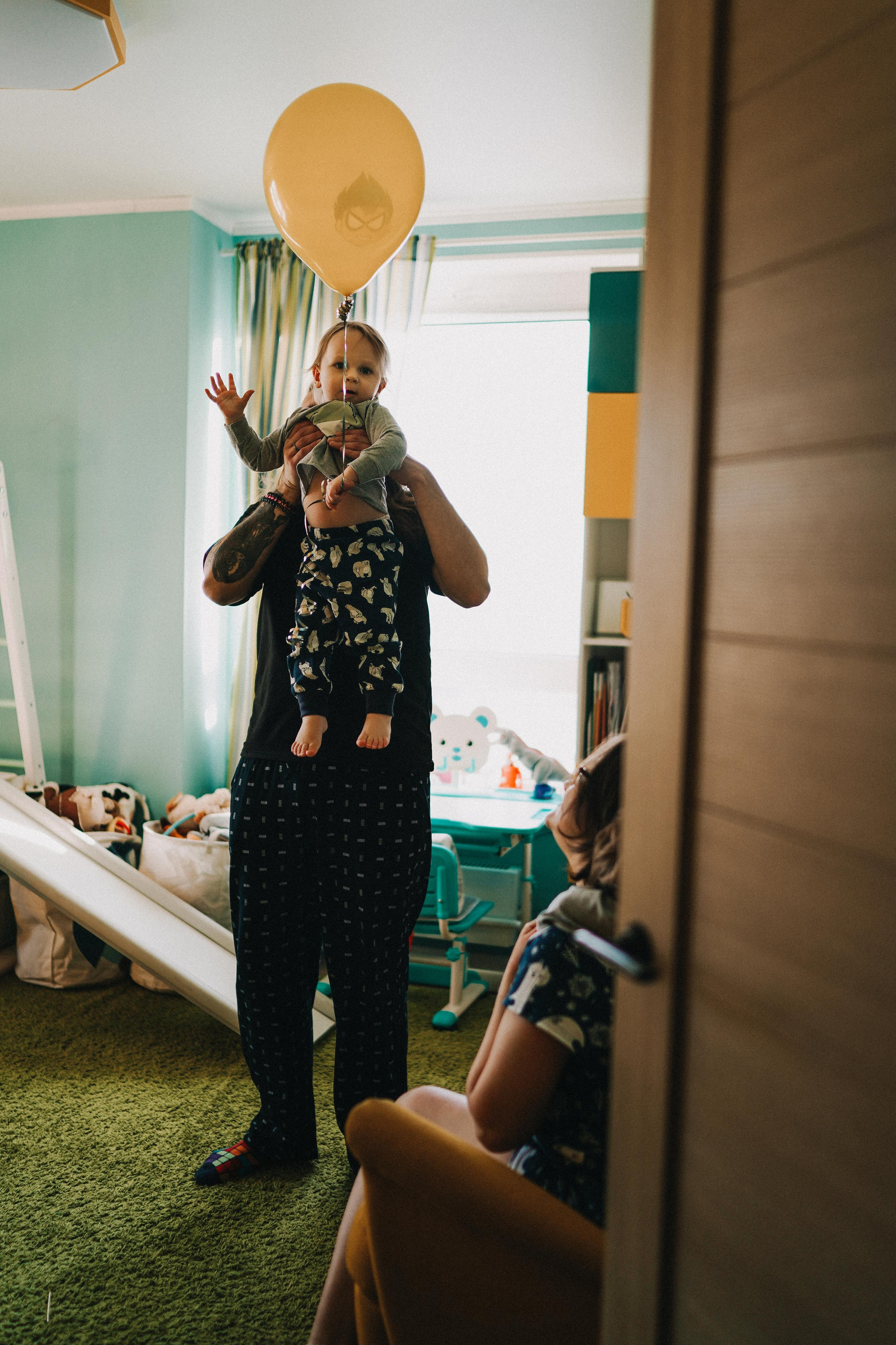 Фотосъемка Дня Рождения Юры дома. Фотосессия новорожденных в Москве — newborn фотограф Елена Виниченко