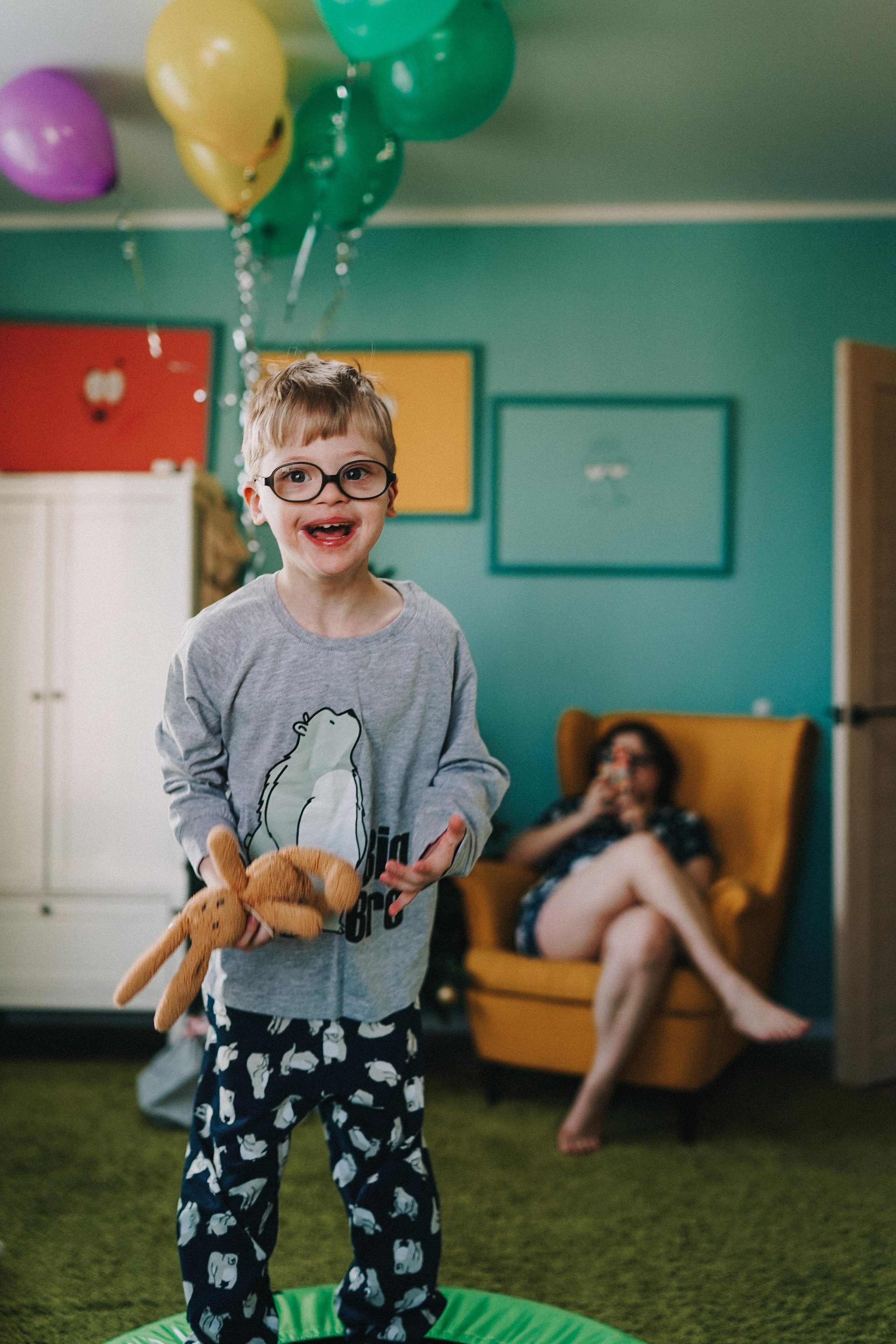 Фотосъемка Дня Рождения Юры дома. Фотосессия новорожденных в Москве — newborn фотограф Елена Виниченко