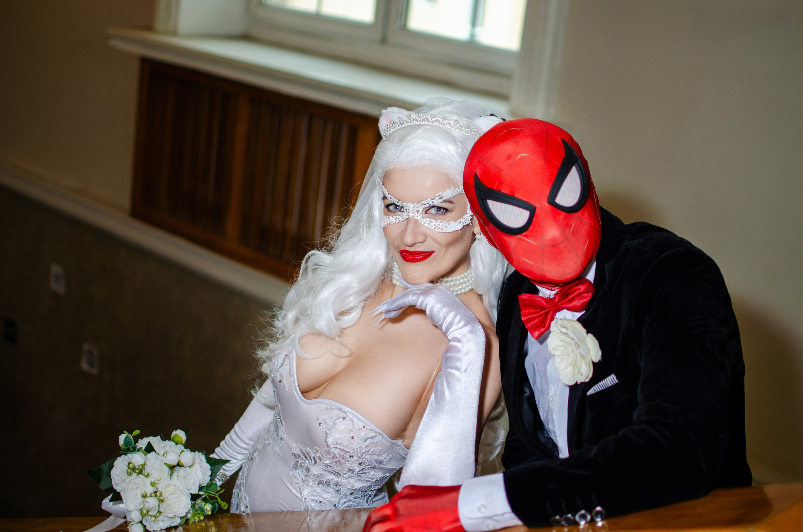 Фотосессия свадьбы Человека-паука и Чёрной кошки в Москве