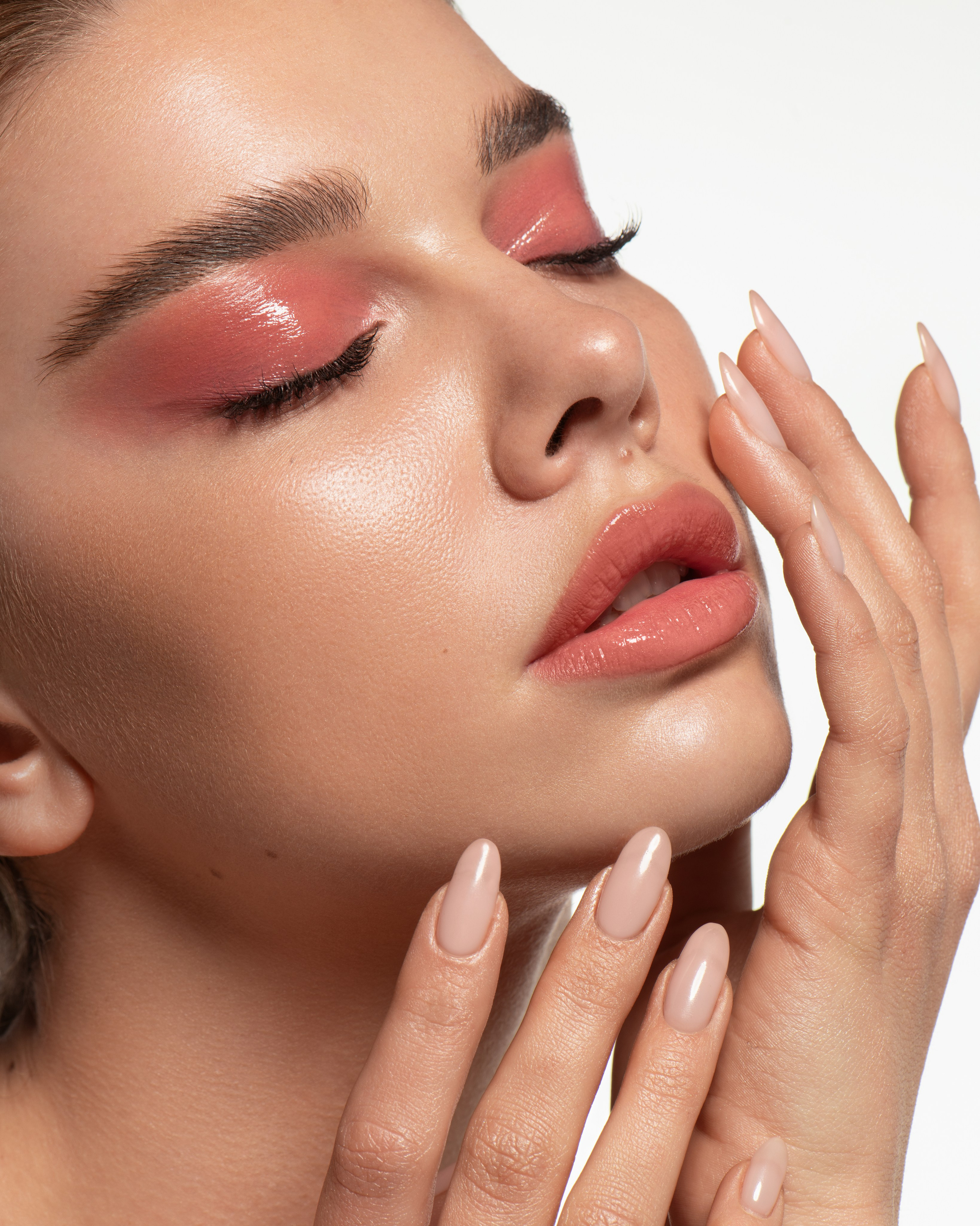 Retusher Maryia Buhai