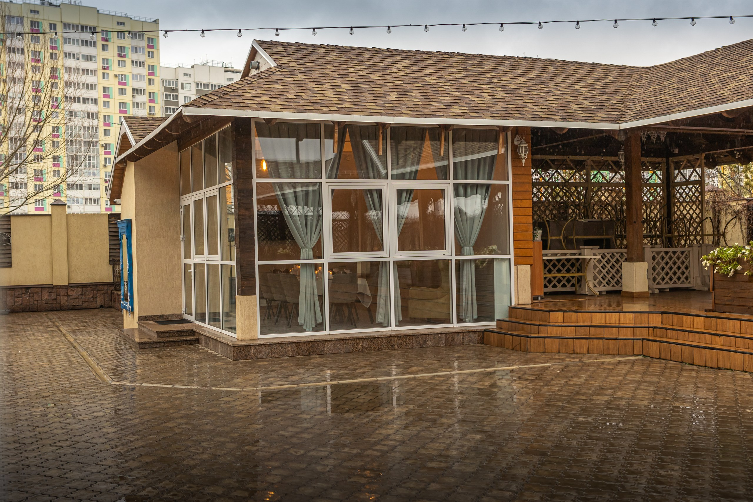 Банкетный зал ресторана «Дача». Фотограф в Оренбурге. Профессиональный фотограф