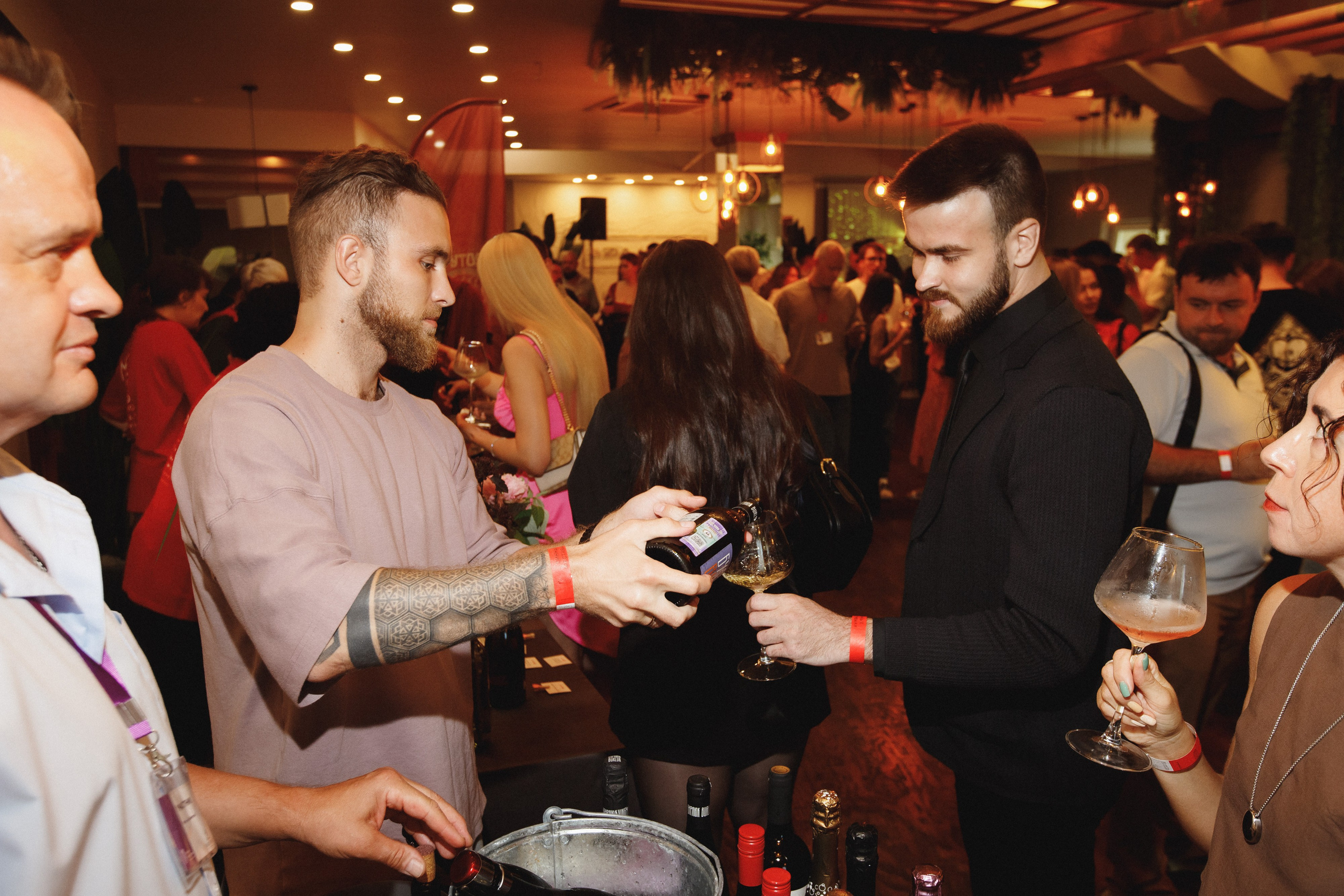 ФЕСТИВАЛЬ РОССИЙСКОГО ВИНА. СВОИ. ФОТООТЧЕТЫ-СОБЫТИЯ-МЕСТА