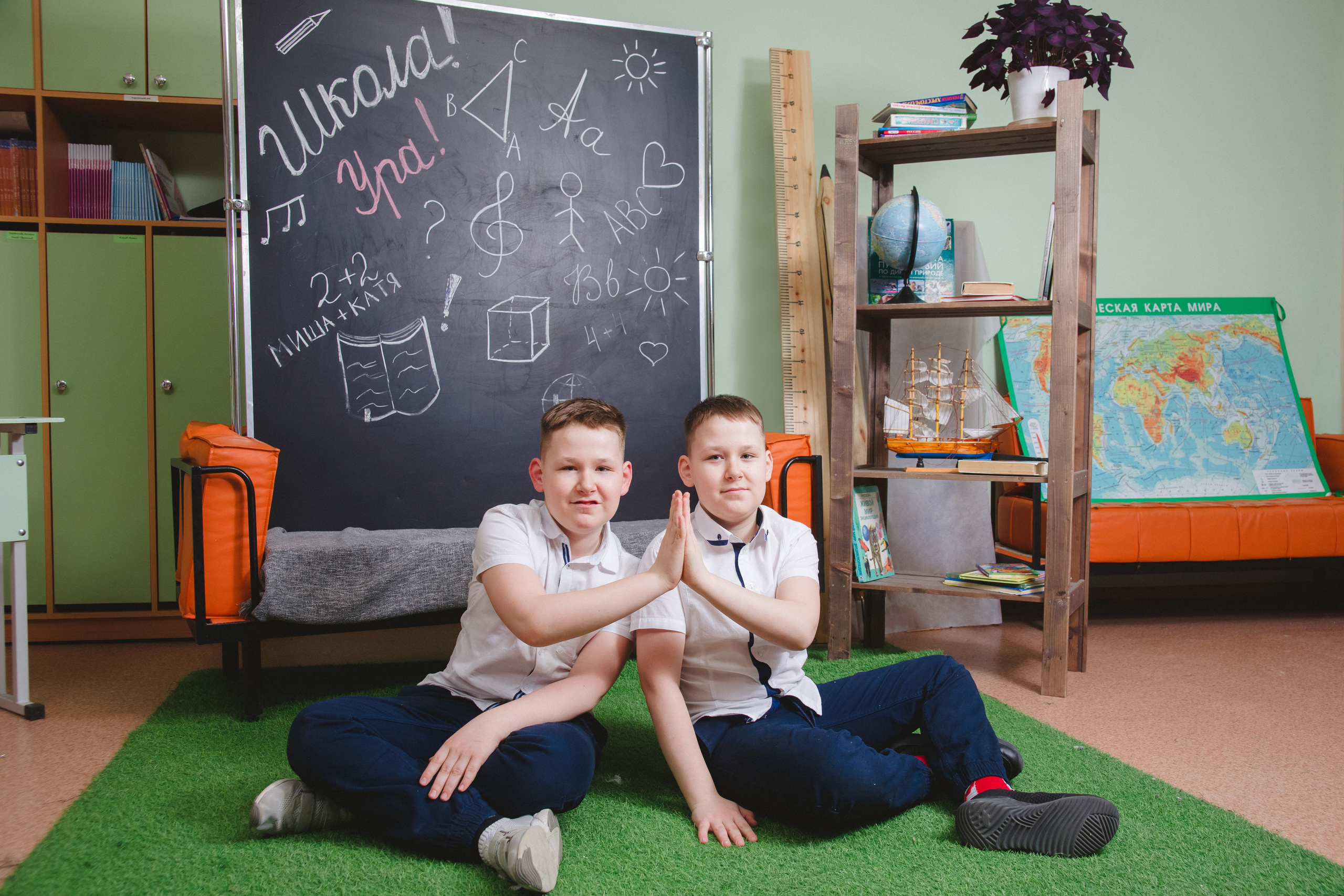 Выпускные альбомы «Школа на твоем берегу» № 29. п. Старопышминск. Фотограф в детский сад в Екатеринбурге, выпускные альбомы Юлия Умерова