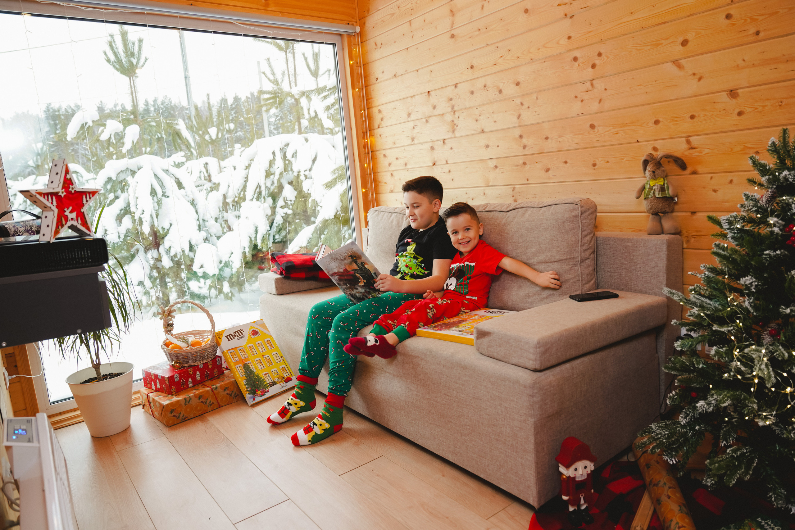 Новогодняя фотосессия в домике. Фотограф в детский сад в Екатеринбурге, выпускные альбомы Юлия Умерова