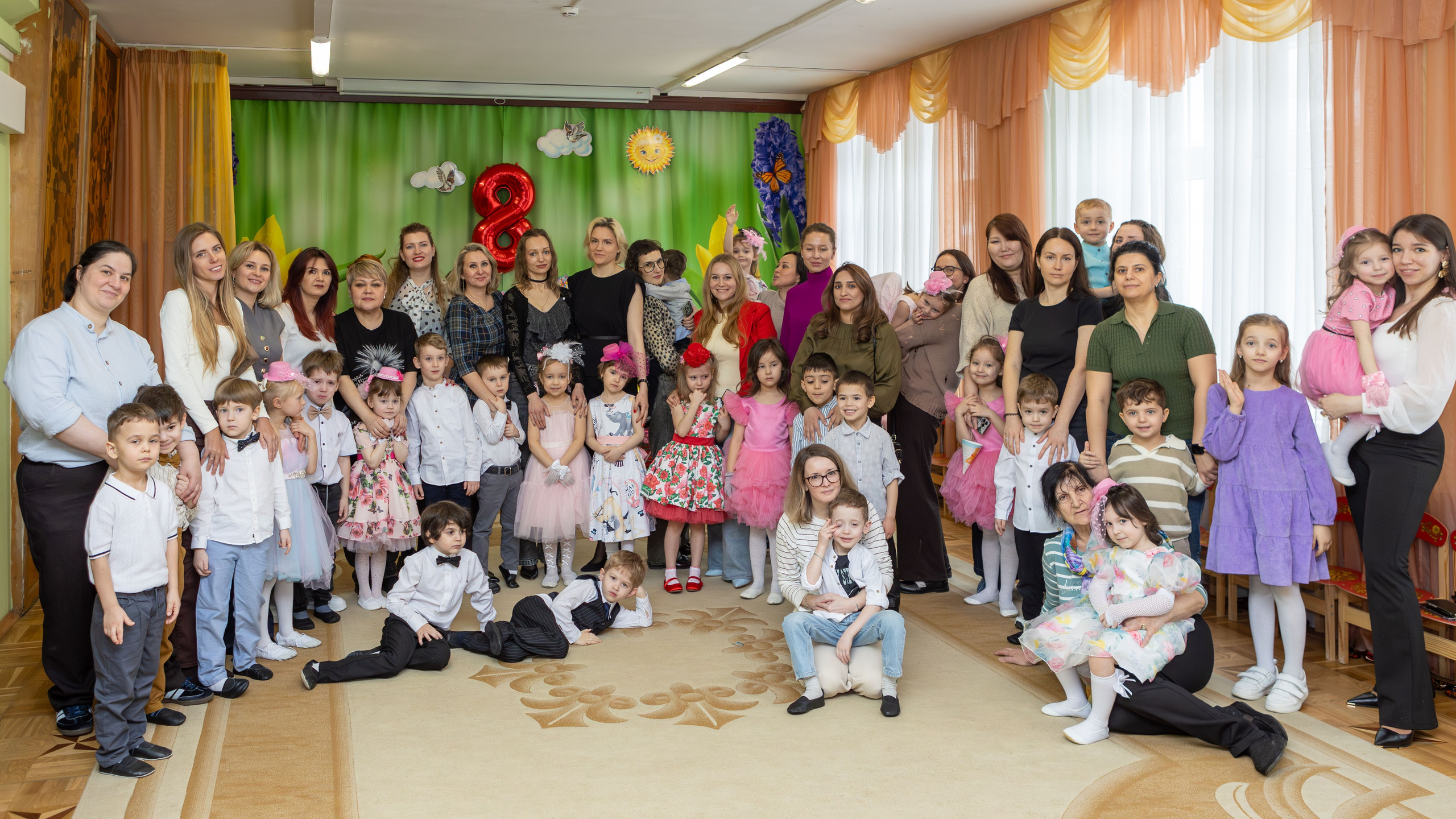 Утренник 8 Марта в детском саду № 1164 — группа «Сверчки»