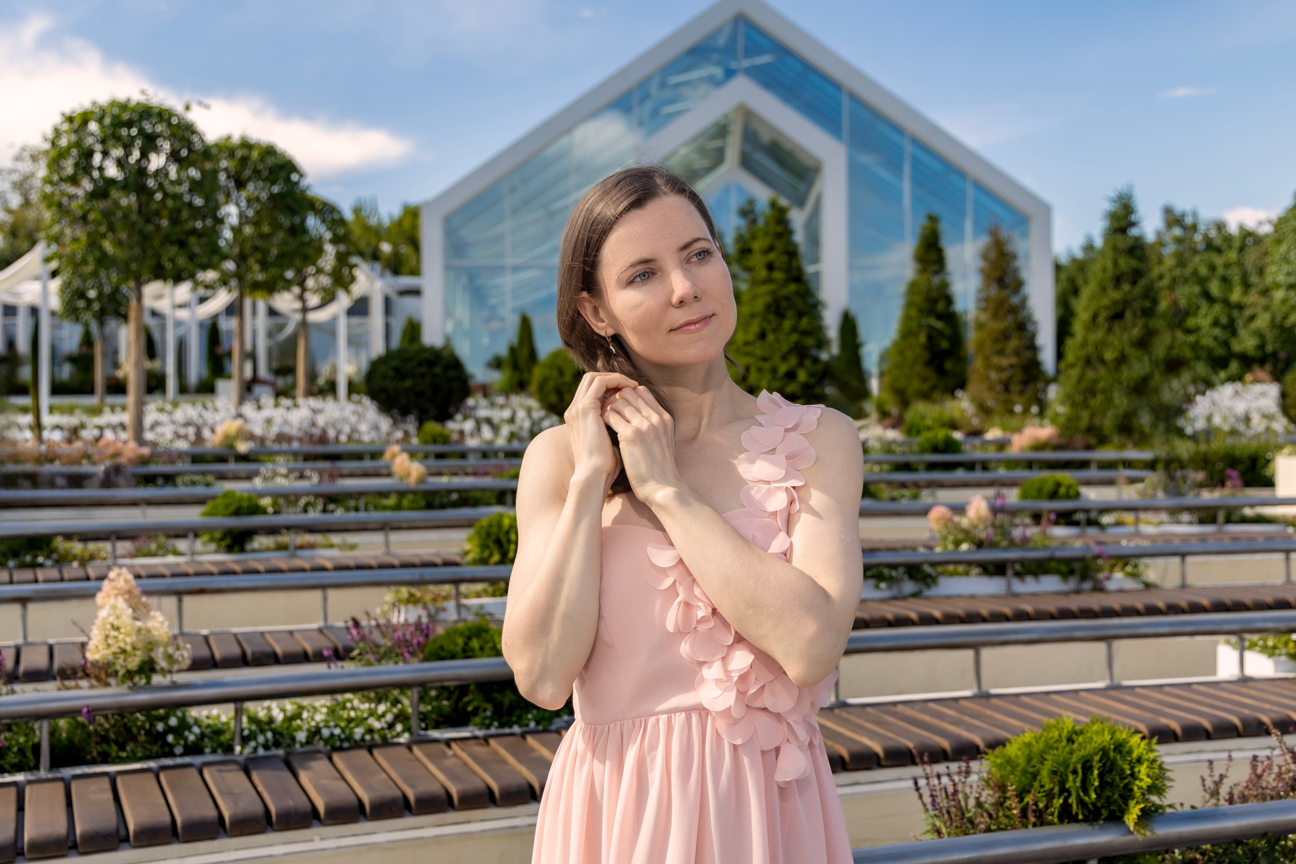 Фотосессия на новой набережной Коломенского: нежность, цветы и вдохновение. Репортажный, семейный и студийный фотограф в Москве Демин Алексей