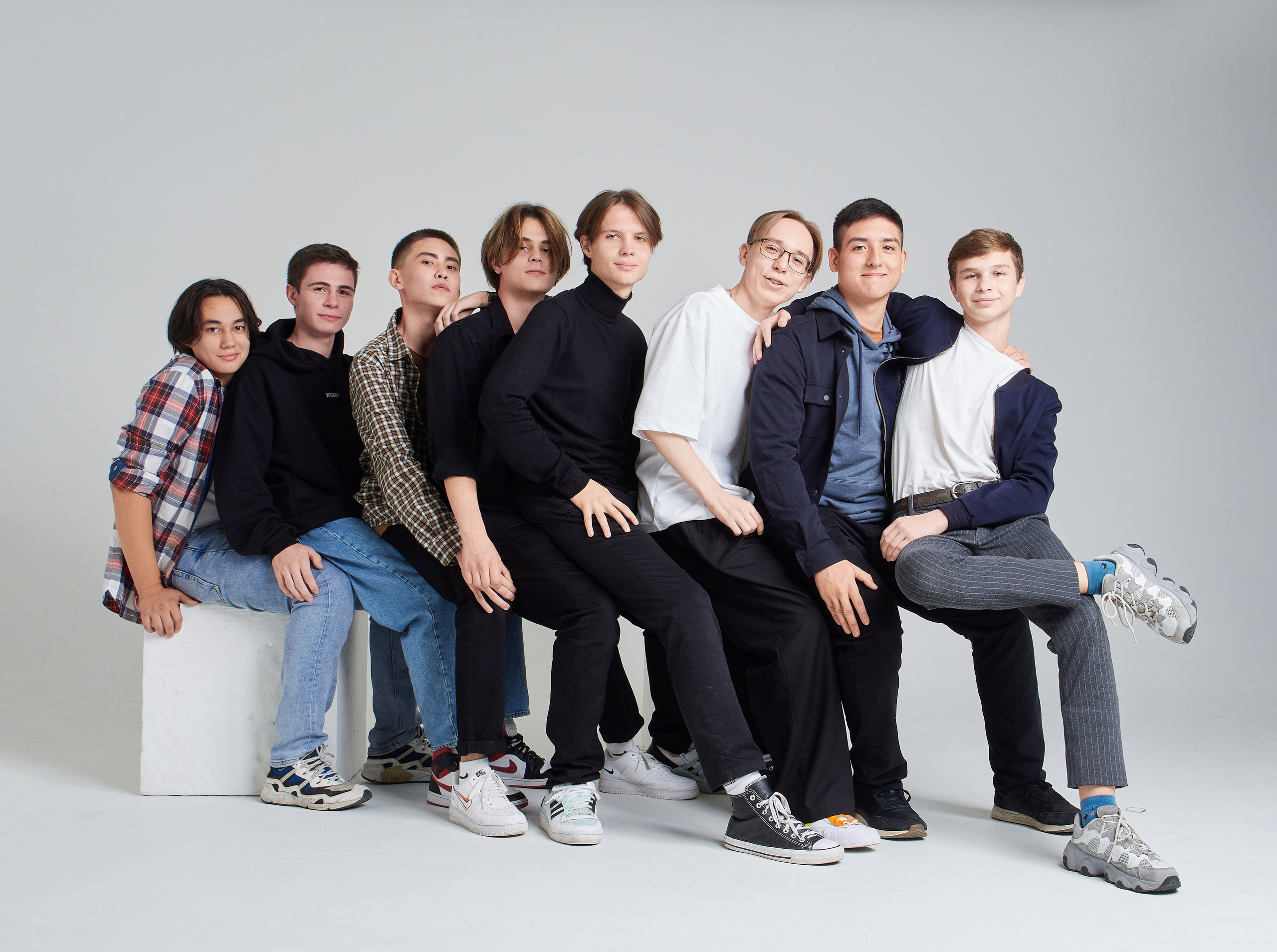 Выпускные альбомы. Студийный, семейный, свадебный, фэшн и ню фотограф в Астрахани, производство выпускных альбомов. Руслан Кондрашин