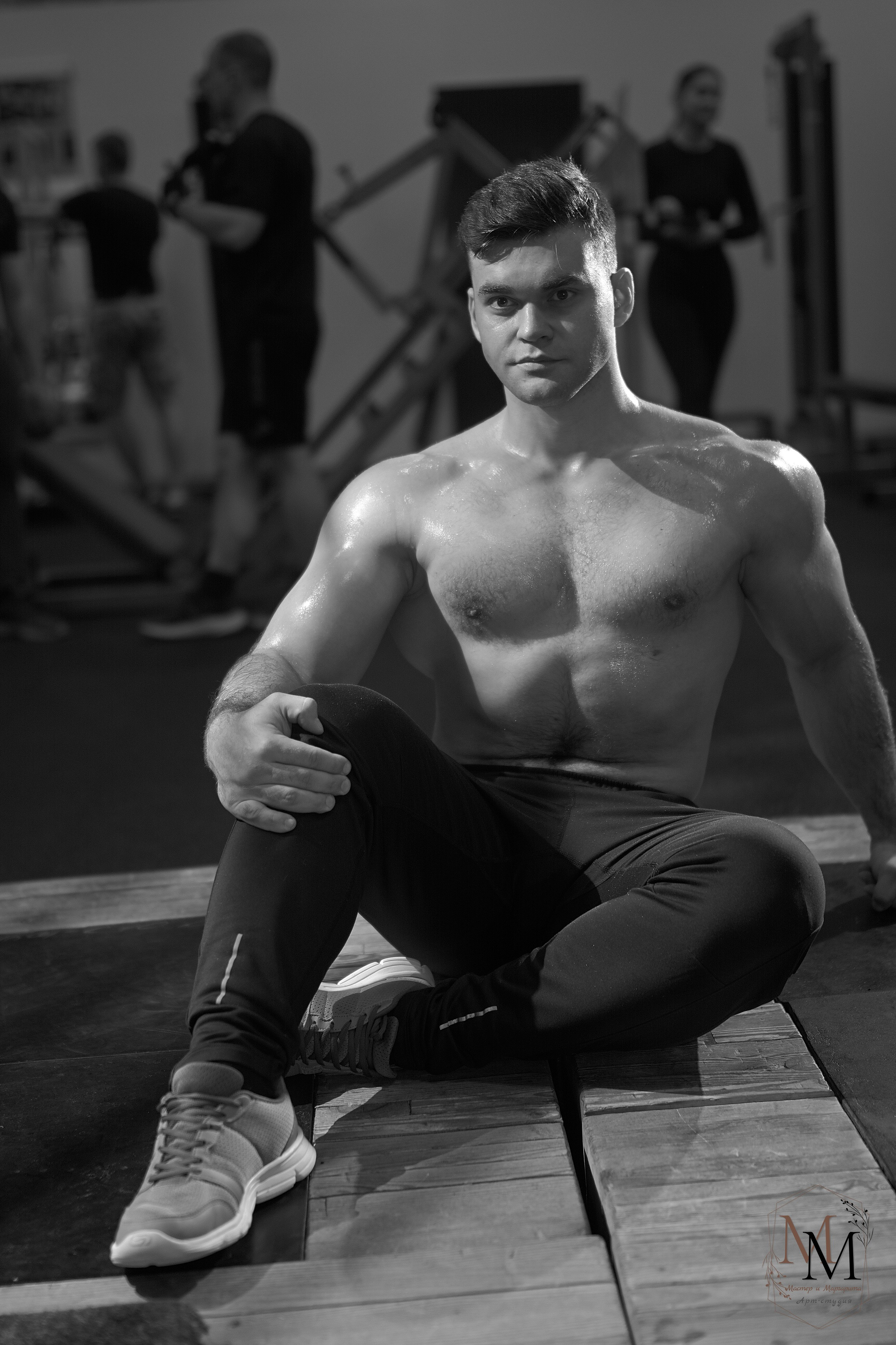 Фитнес фотосессии. Фотосессии в спортзале. Арт-студия "Мастер и Маргарита". Мужской портрет. Фотосессии в Сызрани. Фотосъемки в Сызрани. Фотограф в Сызрани.