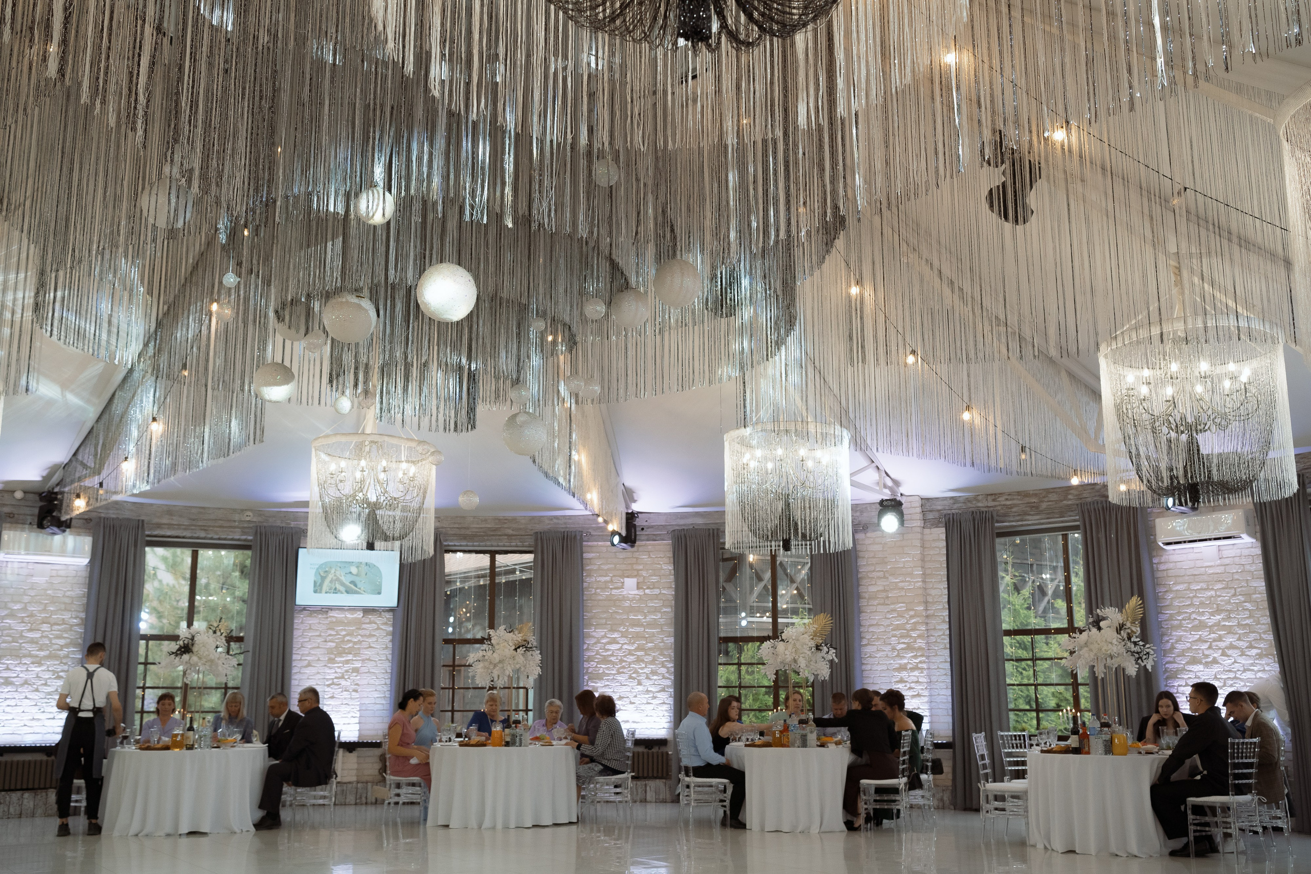 Свадьба Ирины и Дениса — Дом архитектора, Исаакий, Инженерный замок и банкет. Свадебный фотограф Дмитрий Родионов — Санкт-Петербург и Ленинградская область