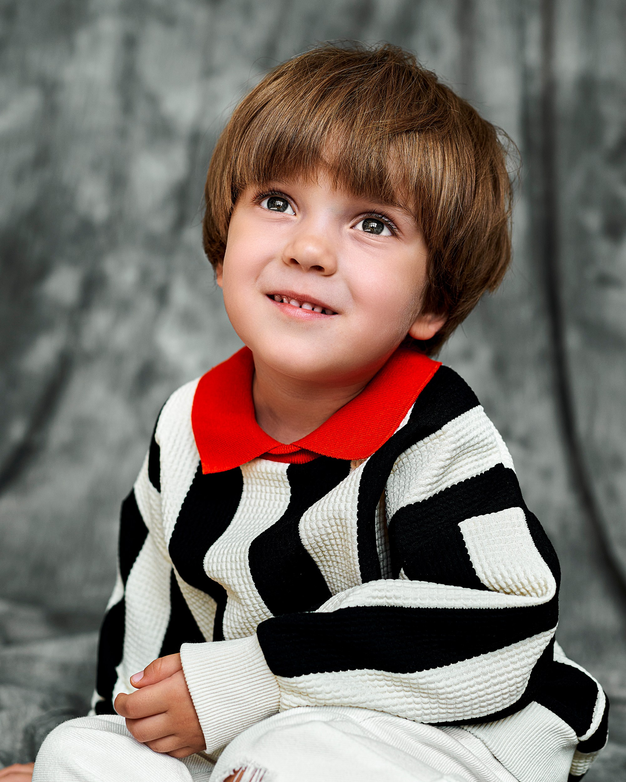 Модель для предметной съемки мальчик Радэль Казань| Sale Easy