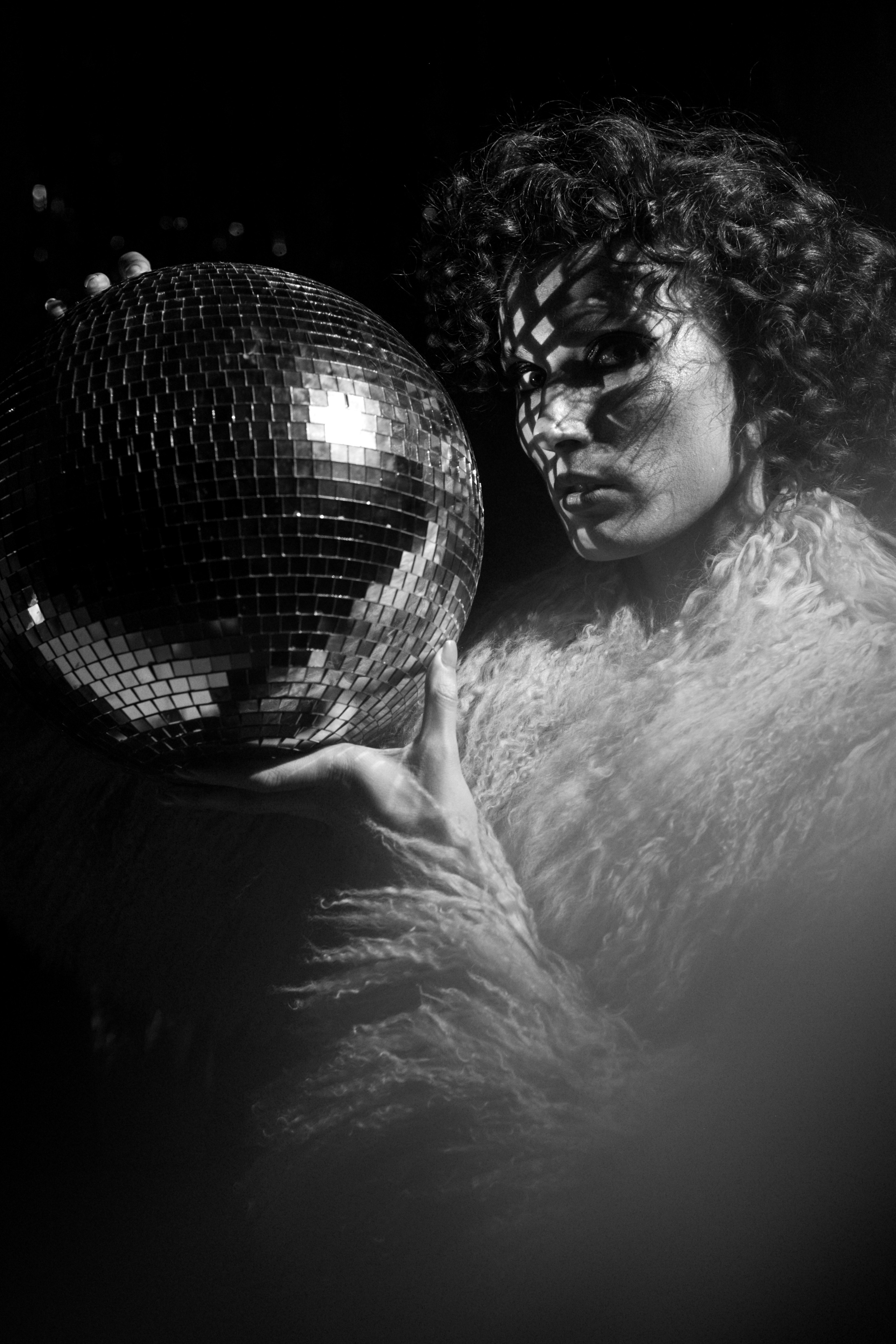 Новогодняя фотосессия женский портрет в стиле диско. Свадебный фотограф в Москве Элина Ларченкова. Фото, которые цепляют