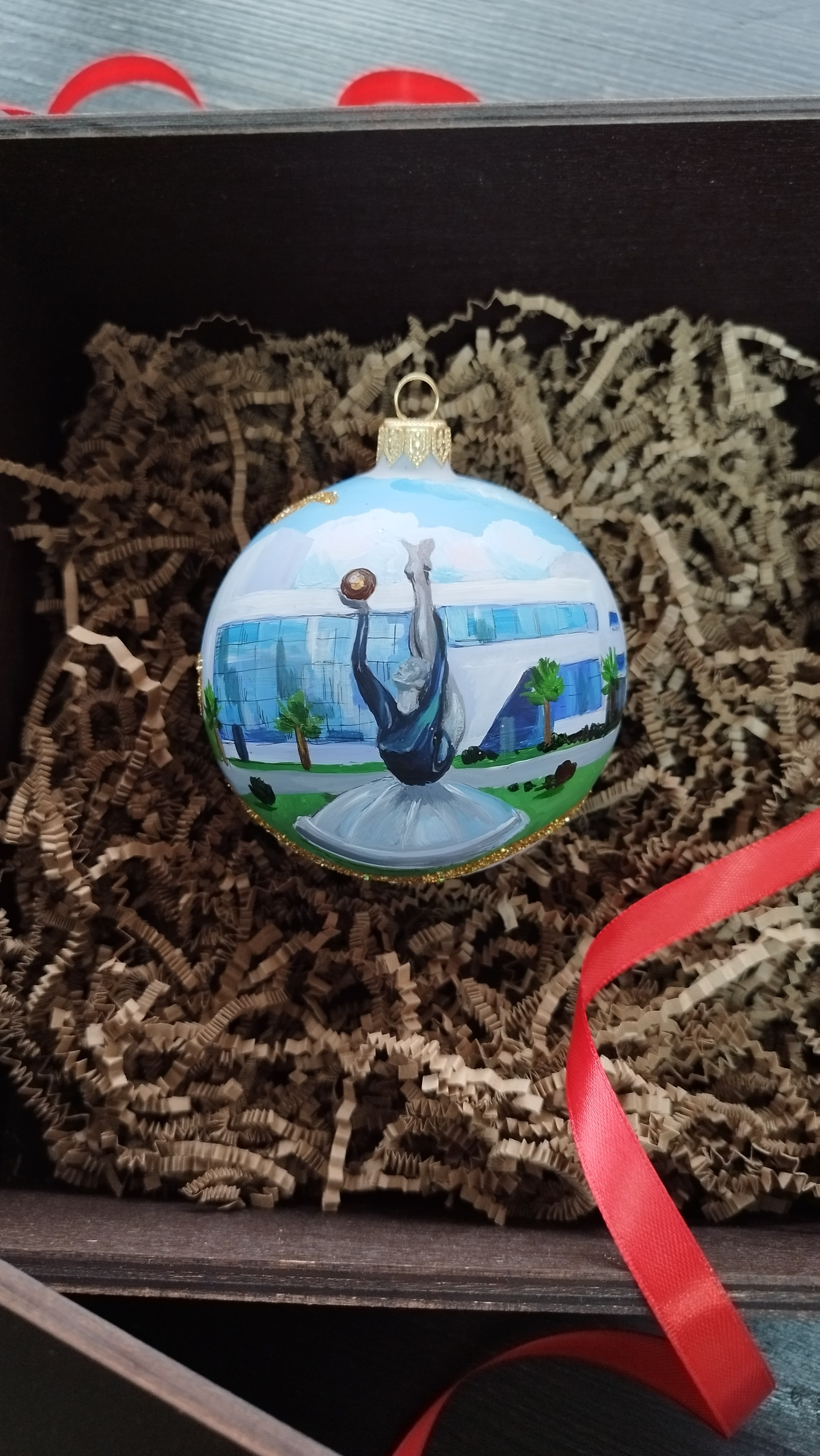 Елочный шар с росписью-Ваш лучший подарок на Новый Год. Арт-вечеринки и мастер-классы в Москве для взрослых и детей