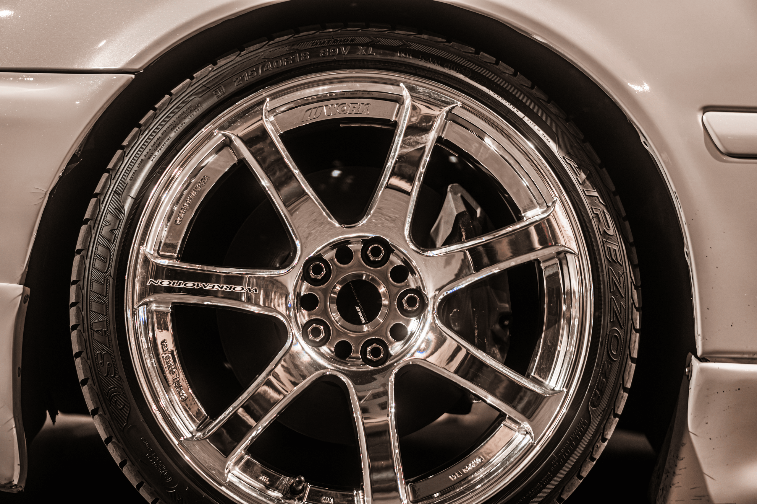 Toyota Chaser JZX100: белая жемчужина