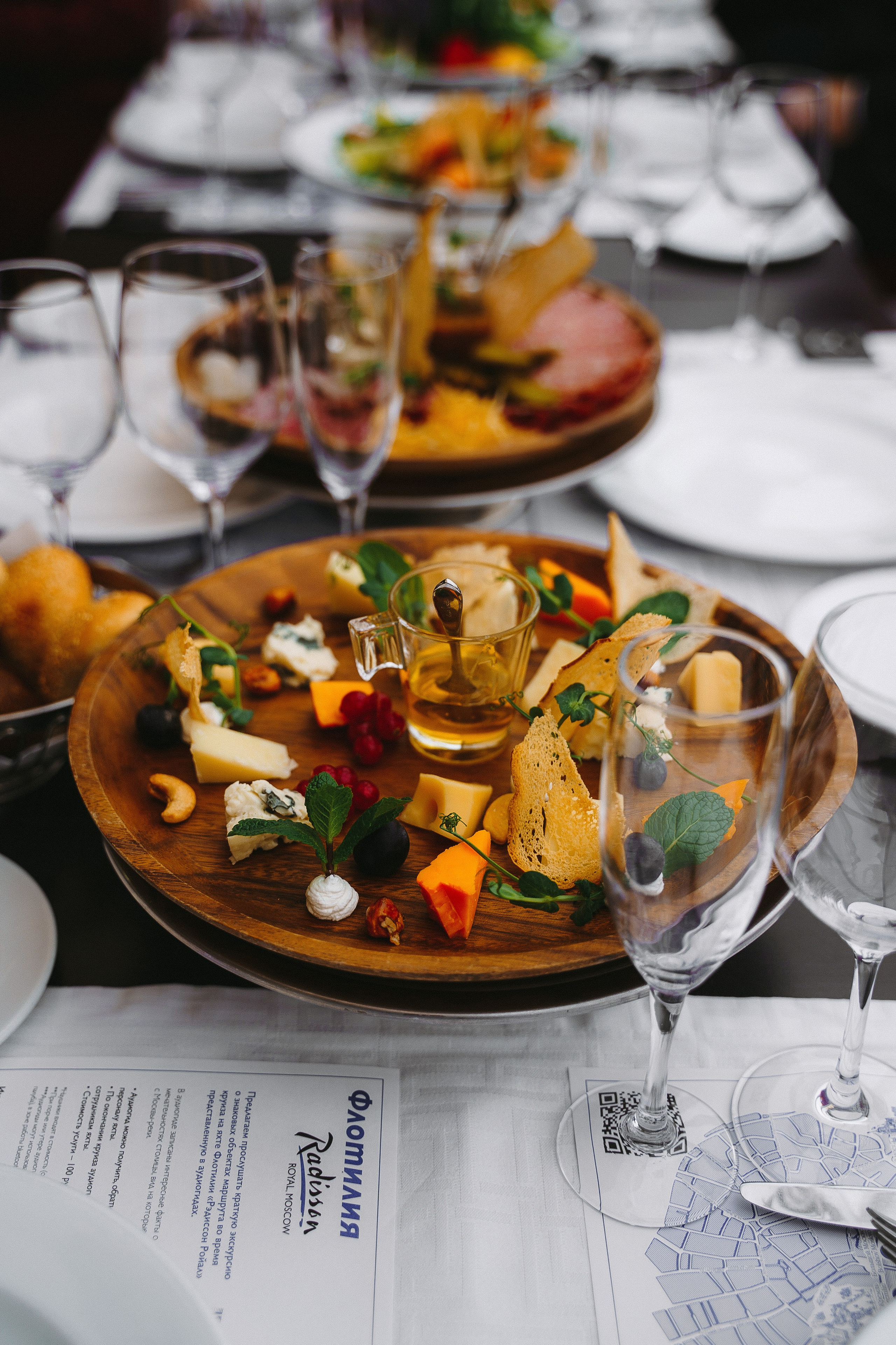 Свадебная фотосессия в Barvikha Hotel & SPA 5*. Свадебный фотограф в Барвихе в ЗАГС