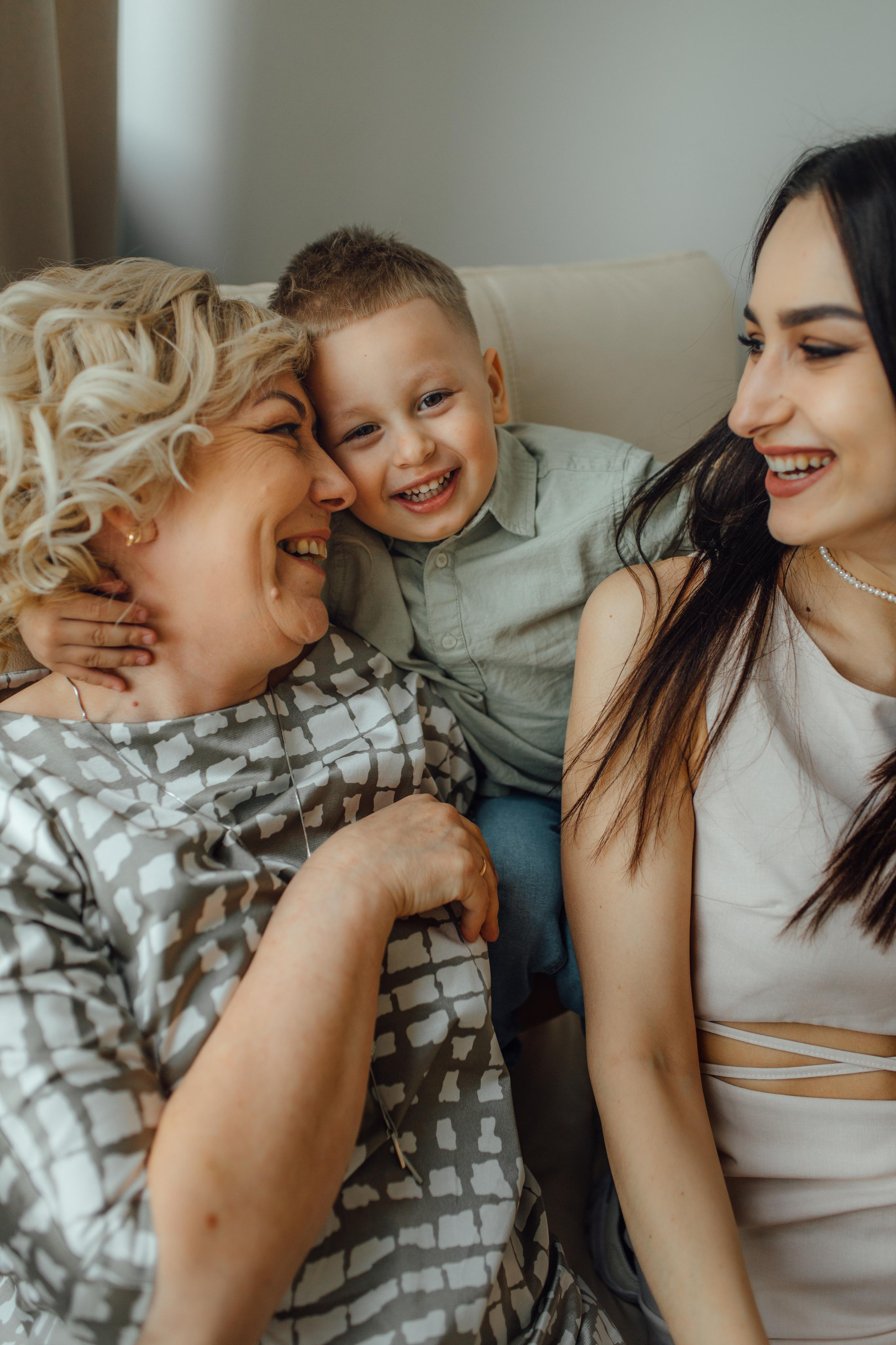 Студия воздух, Ольга, Виктория, Лёва