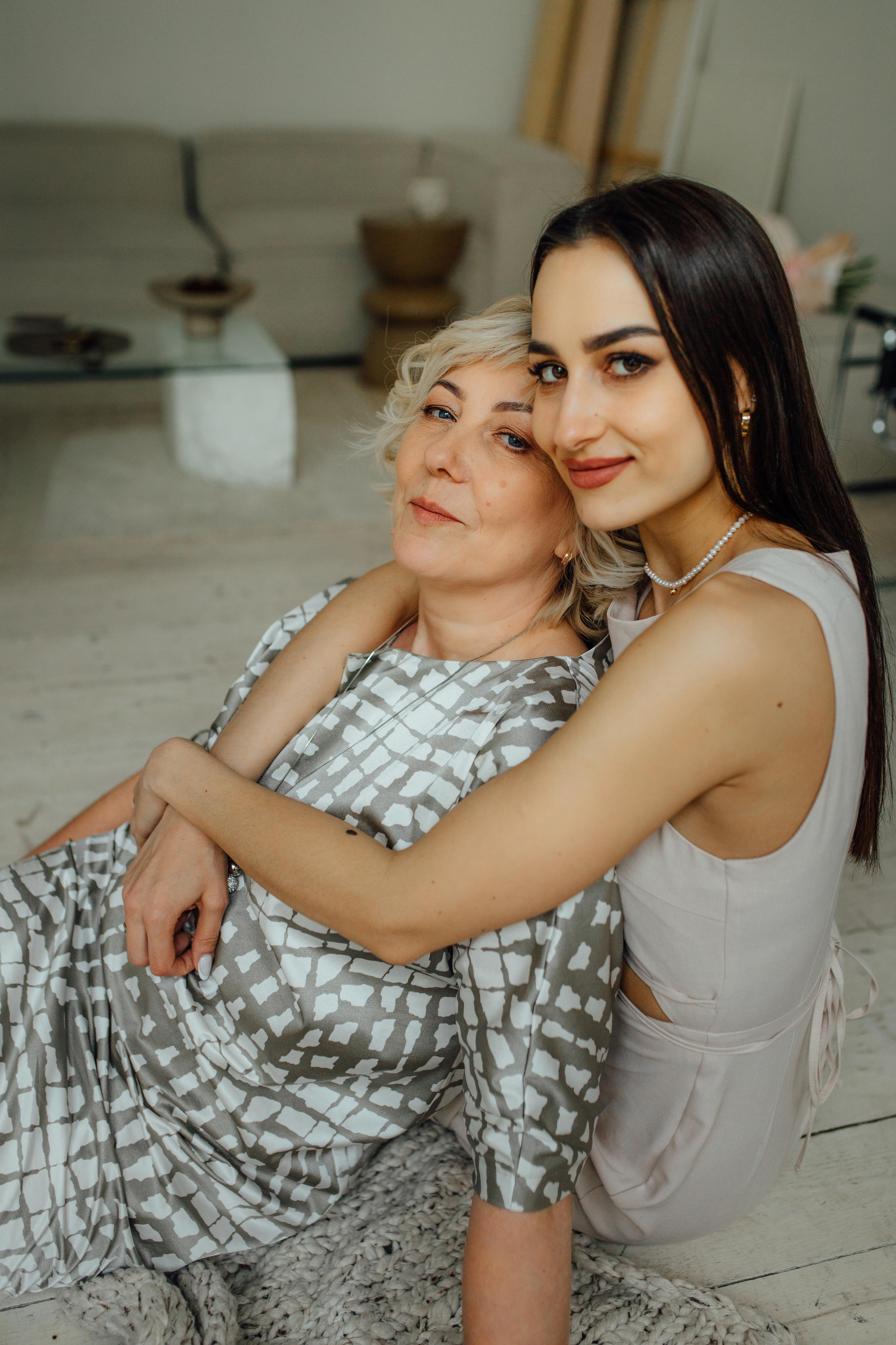 Студия воздух, Ольга, Виктория, Лёва