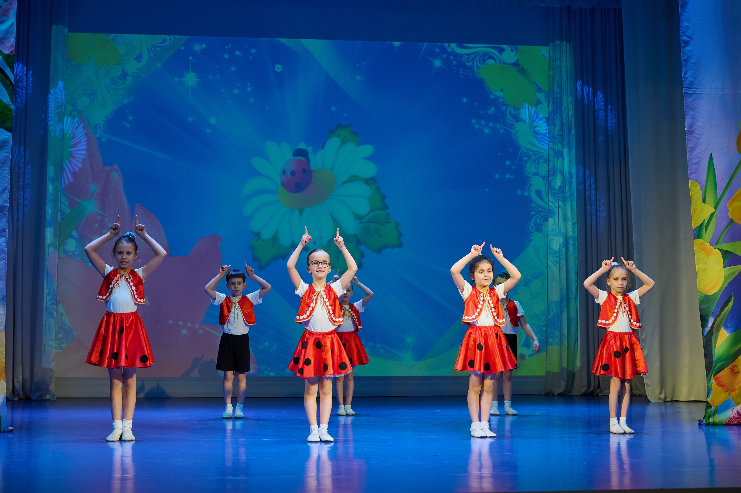 8 марта Марьина роща. Жизнь курорта Кабардинка в фотографиях