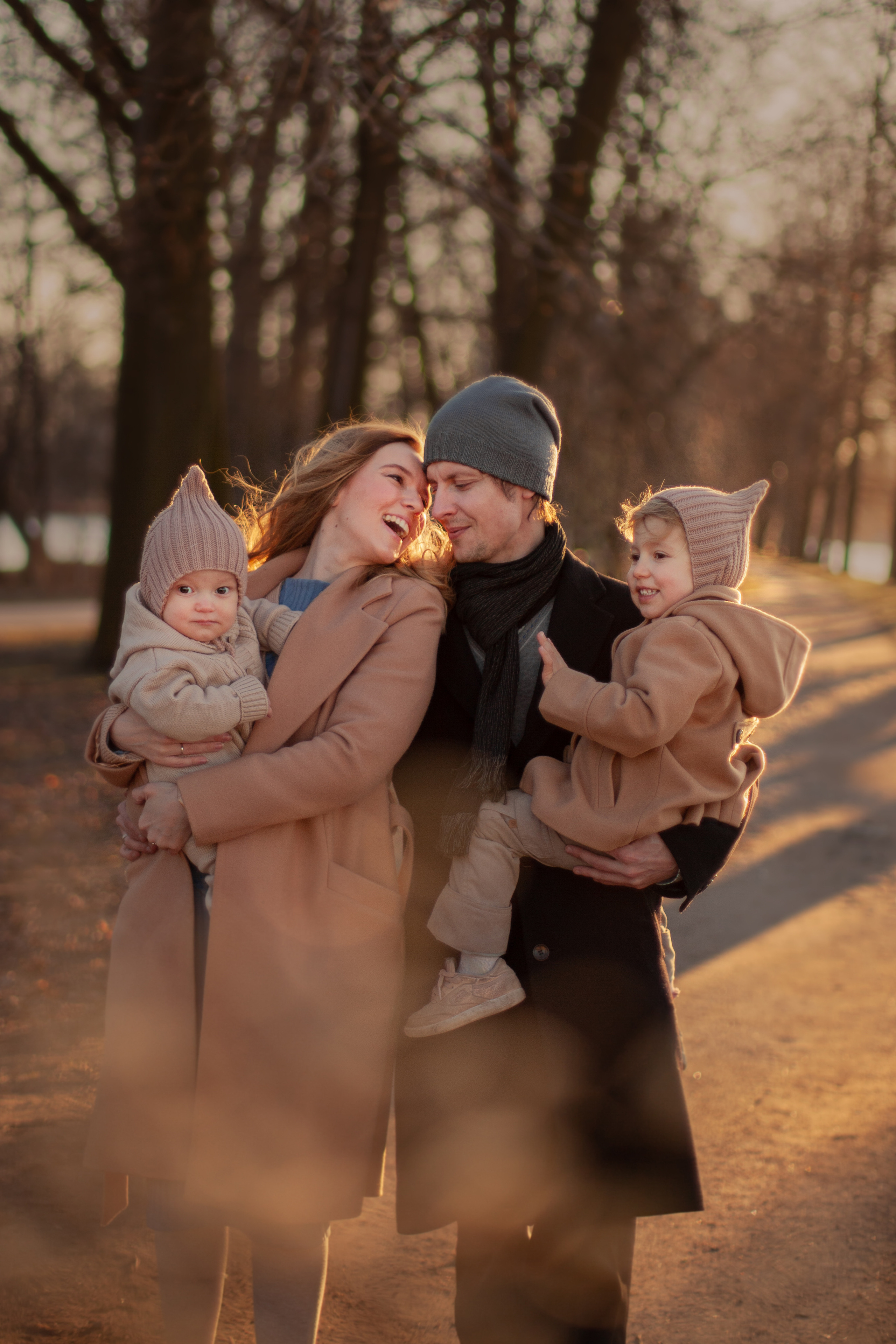 Семейная съёмка в ЦПКИО. Ранняя весна. Фотограф Наталья Яковлева, Санкт-Петербург. Семьи, ньюборн, крещения