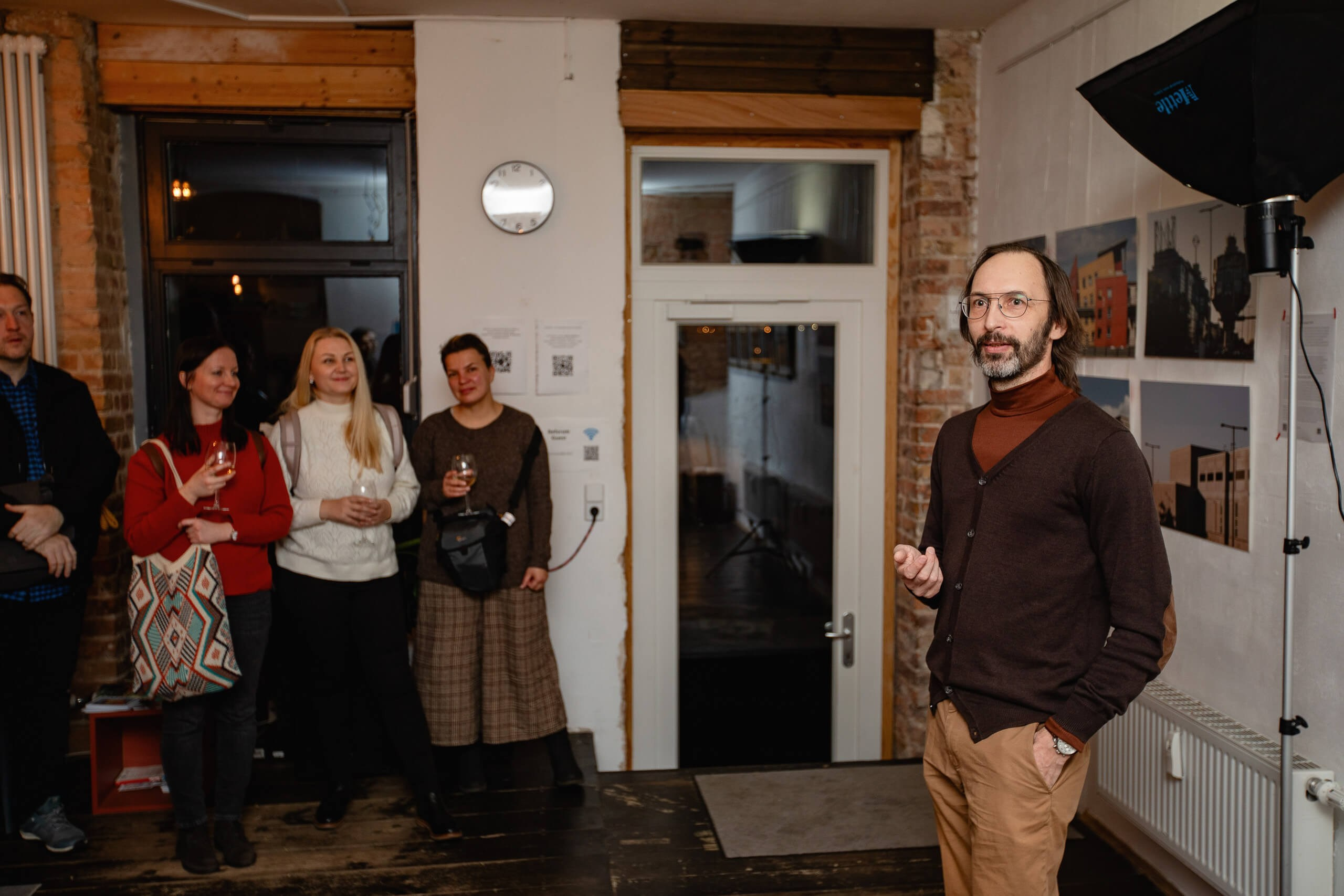 Итоговая выставка группы Doculab 2024. Документальный фотограф, преподаватель в Берлине Андрей Словолитов