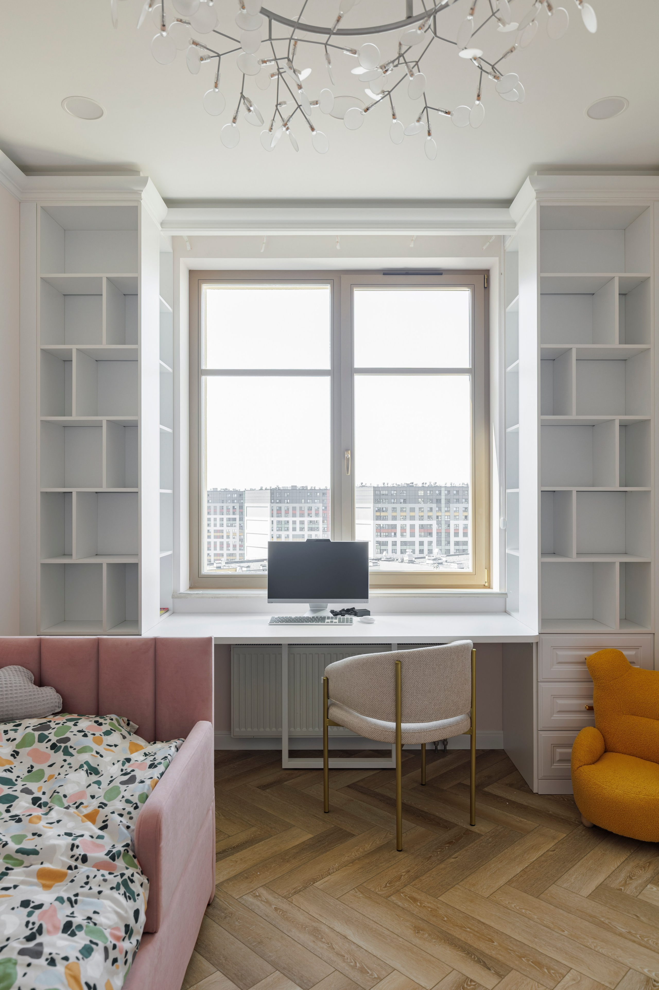 Фотограф интерьера, мебели и портрета в Санкт-Петербурге