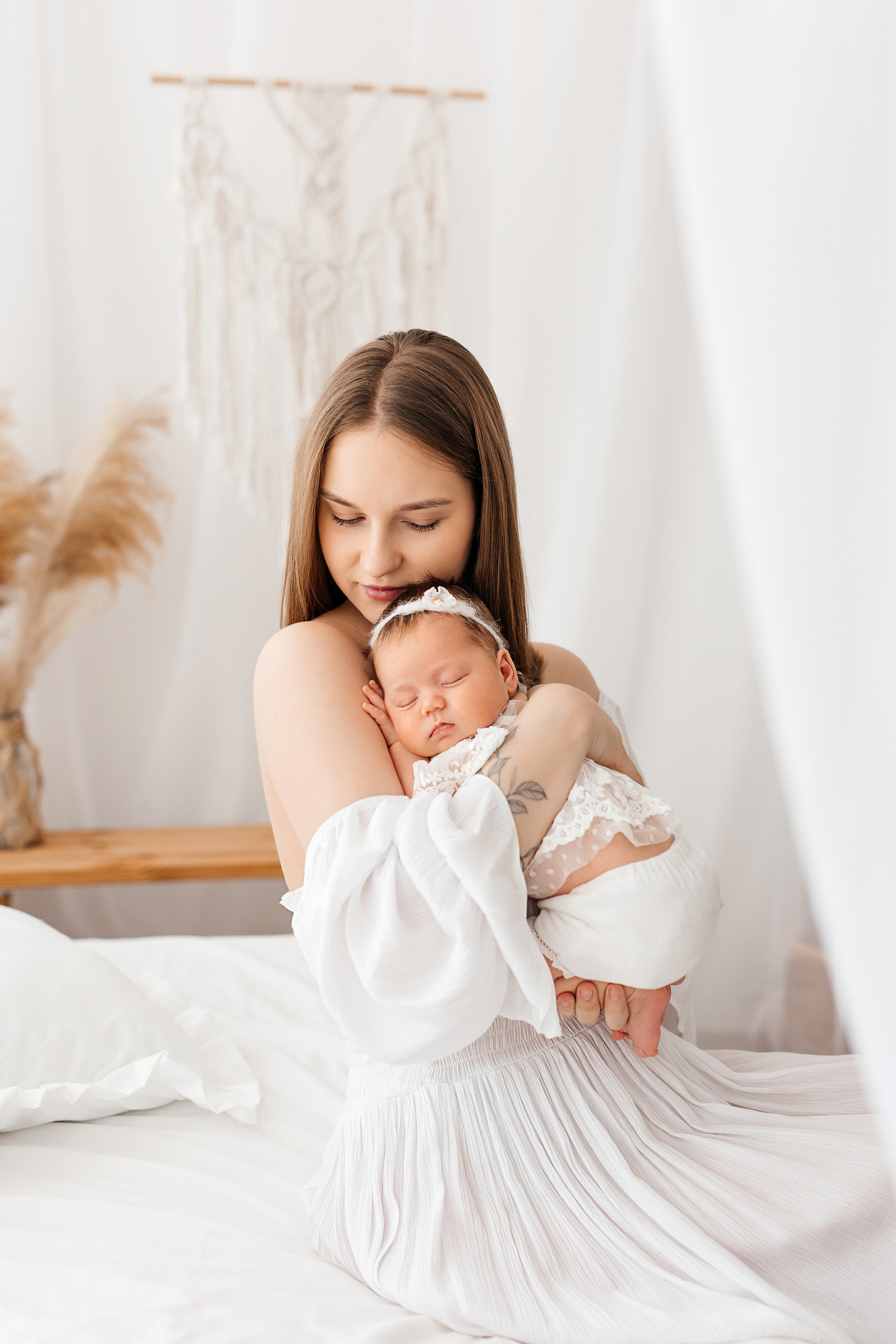 Ньюборн, новорожденные. Профессиональная детская и семейная фотостудия в Краснодаре