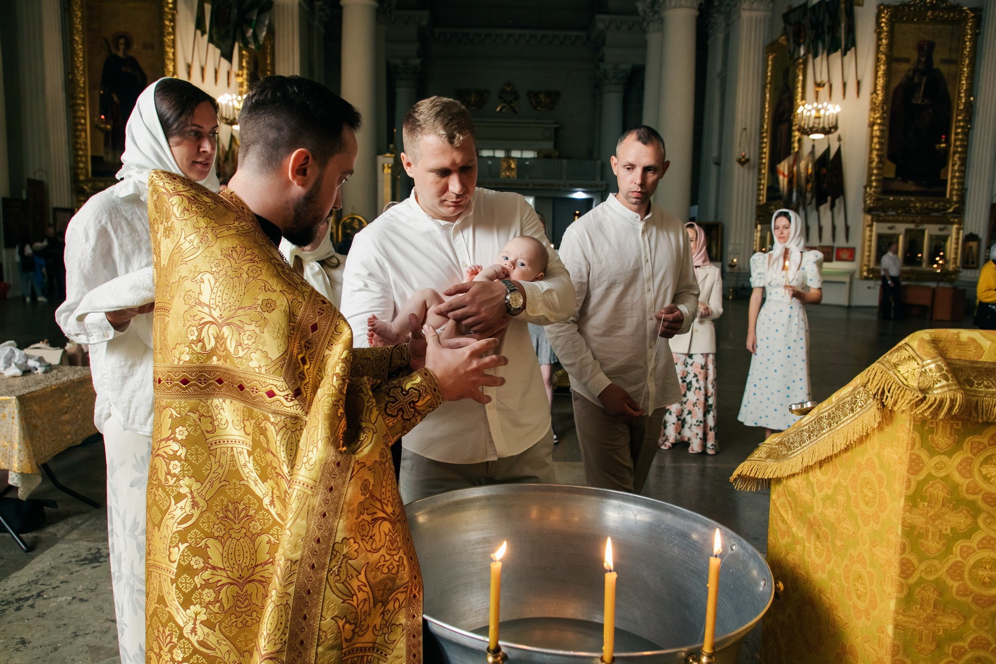 Крещение ребенка в Измайловском соборе СПб, покрестить в питере, цена крещения спб, сколько стоит крещение 2024 2023, где крестить мальчика, где крестить девочку, лучшие храмы для крещения