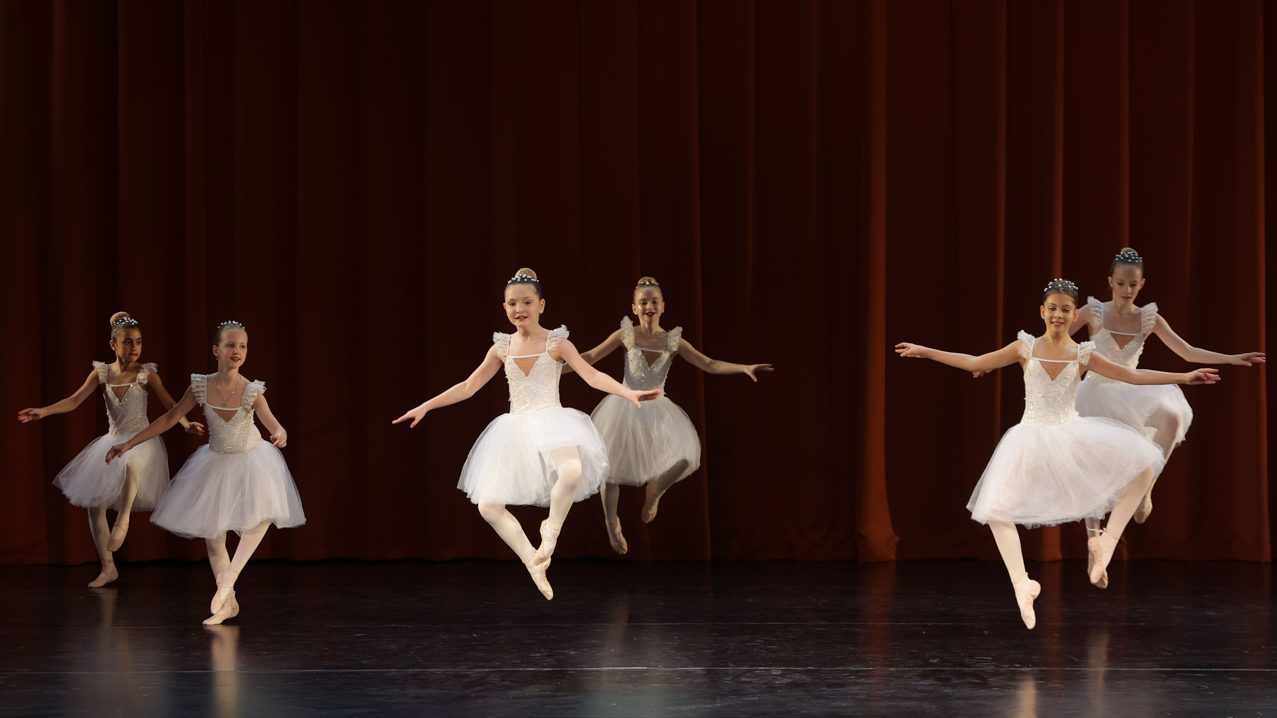 Фестиваль хореографического искусства «КУБОК ЛЕГЕНДЫ — 2025». Выпускные альбомы и школьный фотограф в Подольске, Троицке, Щербинке, Москве и Московской области