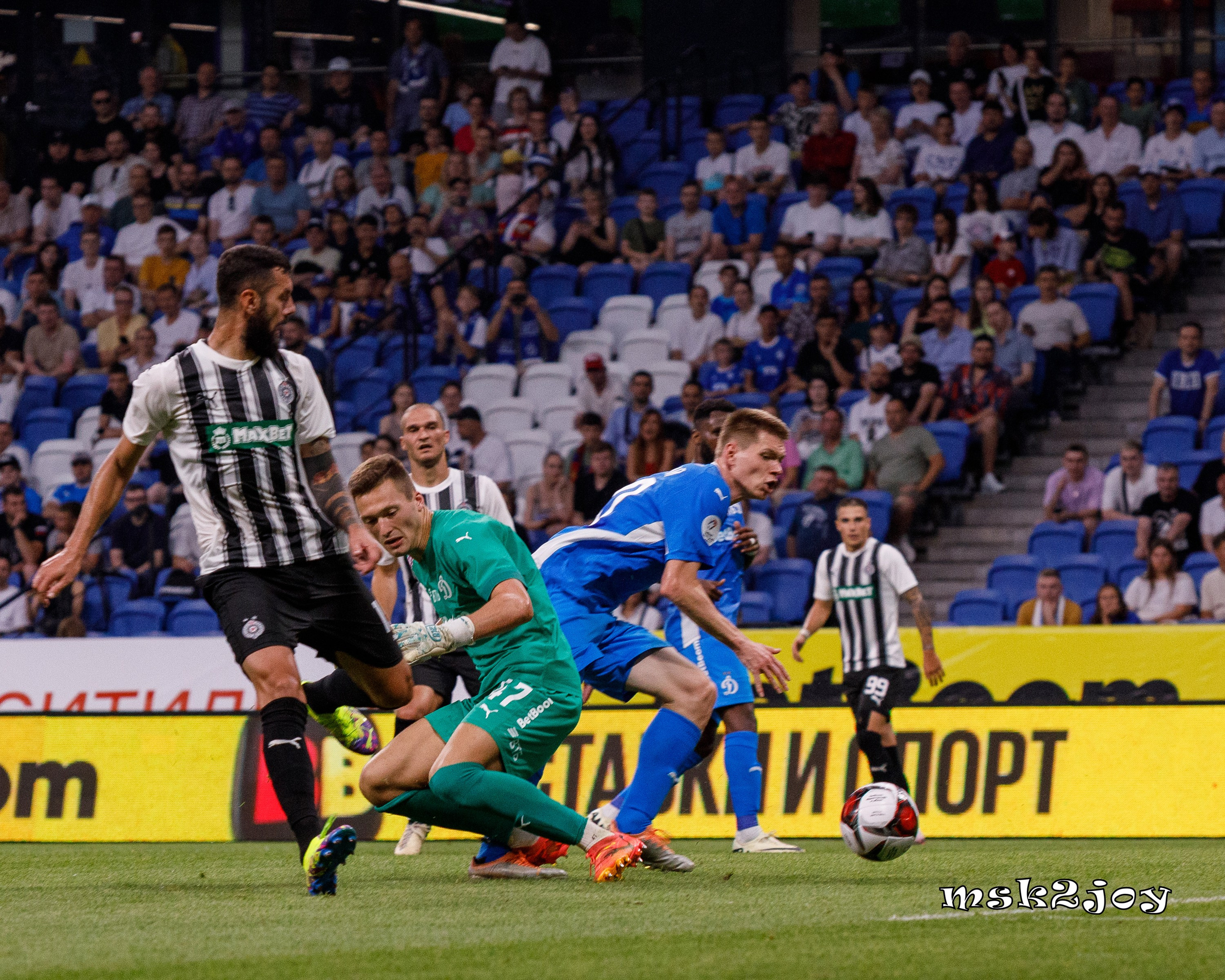 Фоторепортаж. ФК Динамо — ФК Партизан. Михаил Тоцкий портретный и репортажный фотограф в Москве