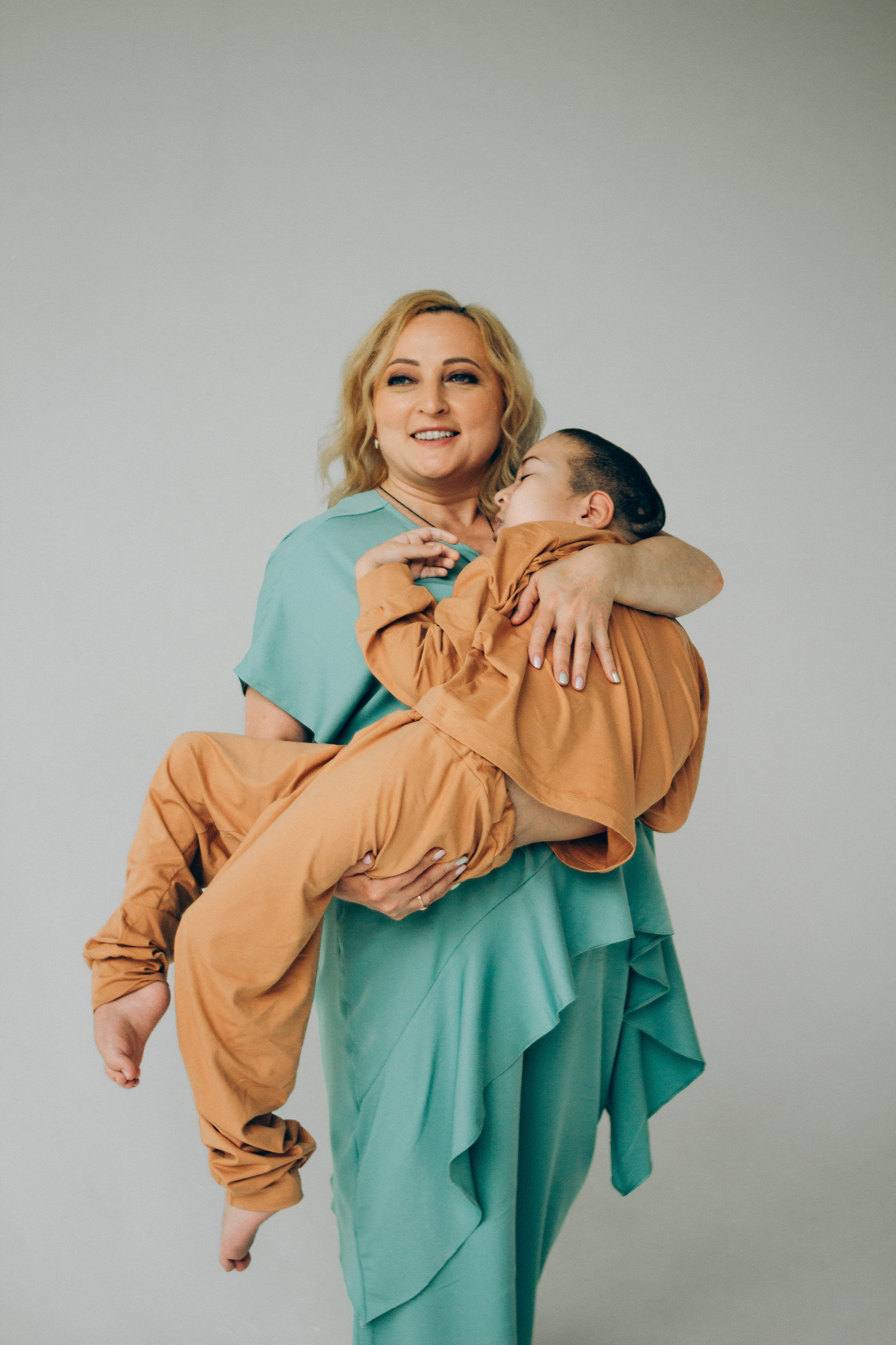 Мама Лилия и Богдан. Благотворительный фотопроект «Любить до неба». Женский и семейный лайфстайл фотограф в Уфе Лайт Альбина