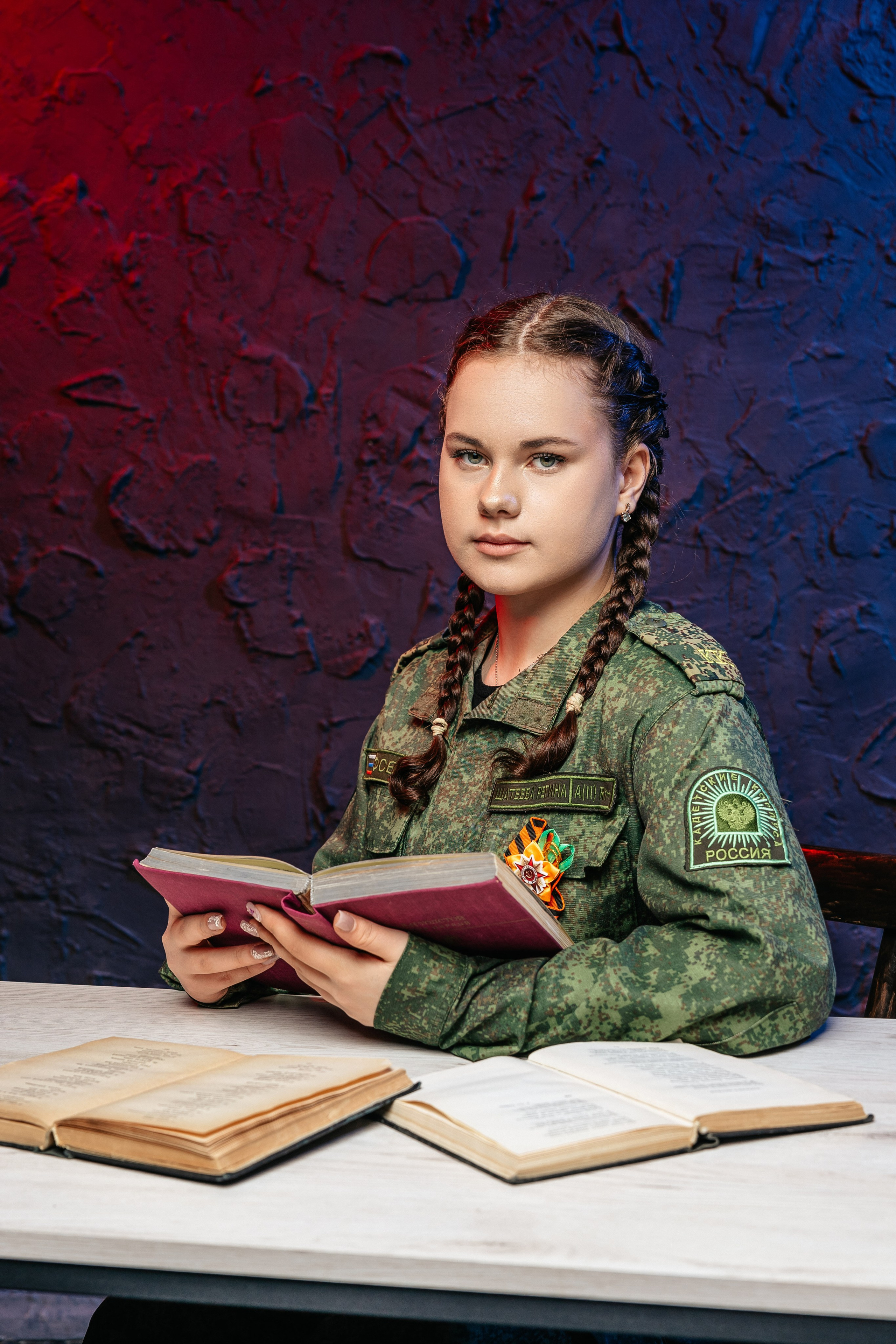 Сьемка портретов для выпускных альбомов в студии, в школе или на улице. Ессентуки, Кисловодск, Пятигорск Ставропольский край.