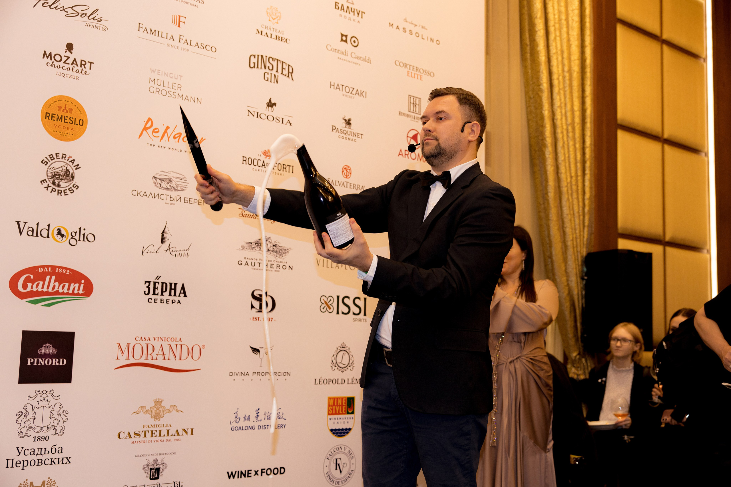 Репортажная фото- и видеосъемка Винного салона «Ароматный мир» в СПб