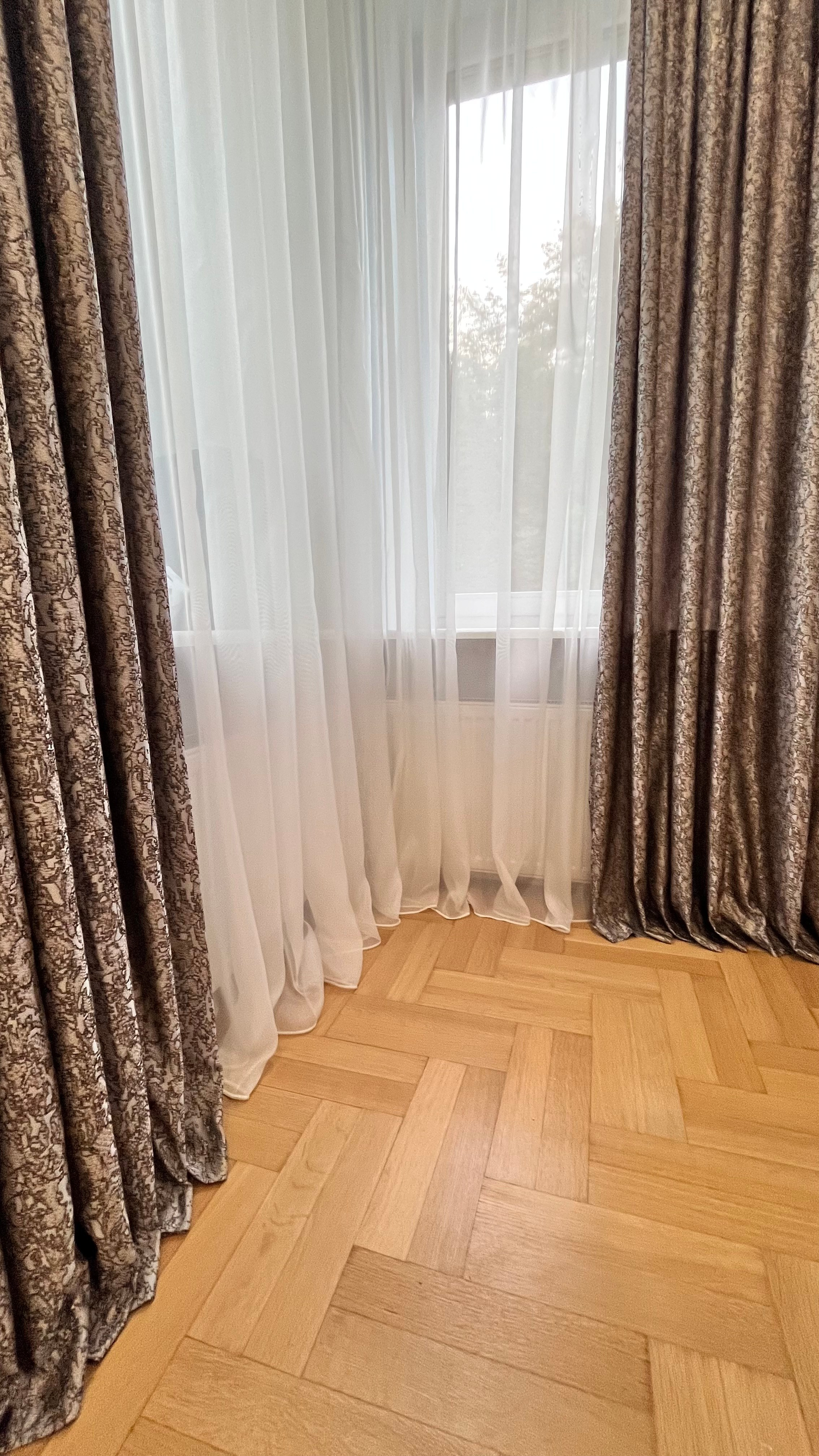 Шторы в гостиную. Салон по пошиву штор на заказ по индивидуальным размерам