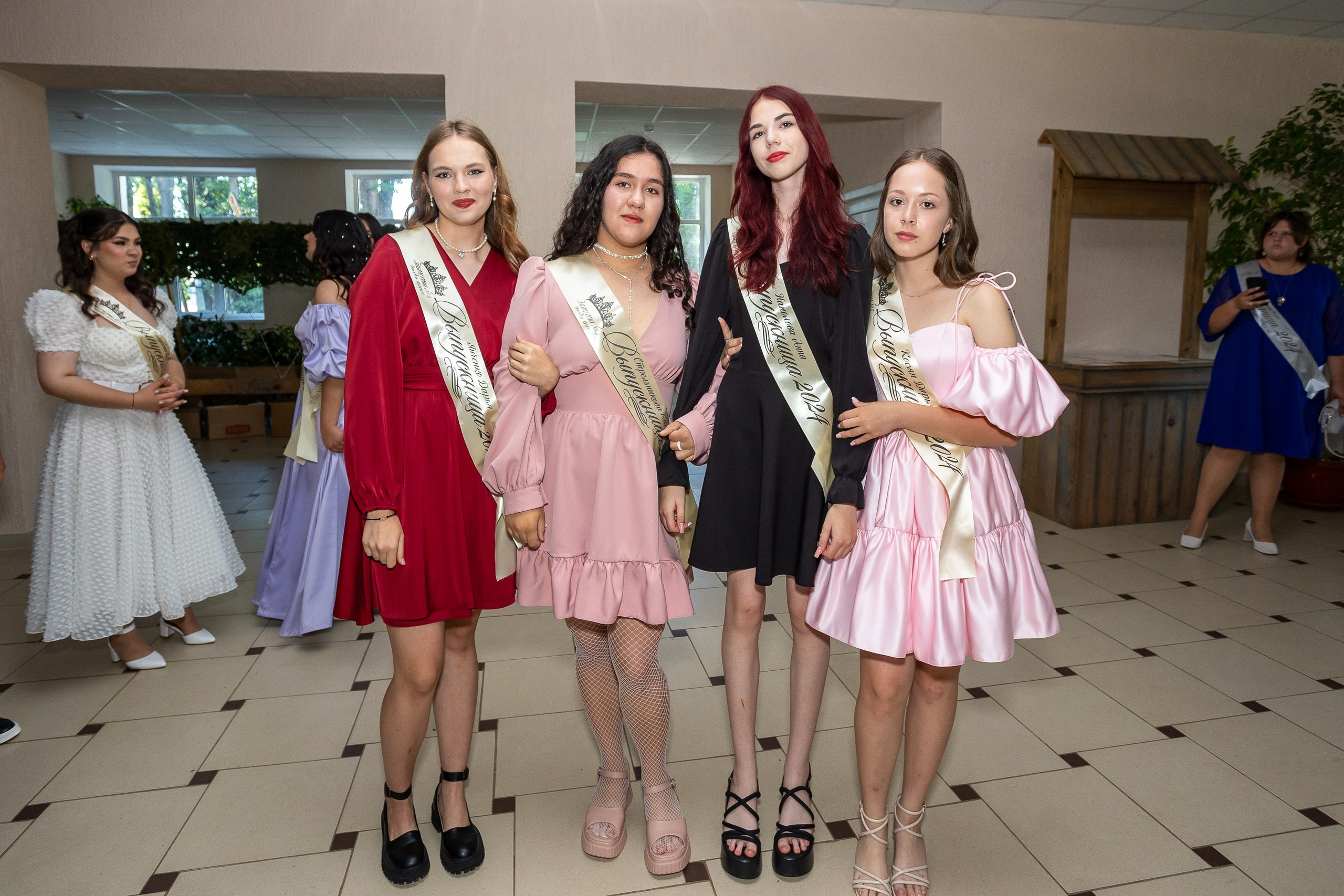 Вручение аттестата 2024 г. Выпускные альбомы Майкоп, Краснодар Елена Золотарева