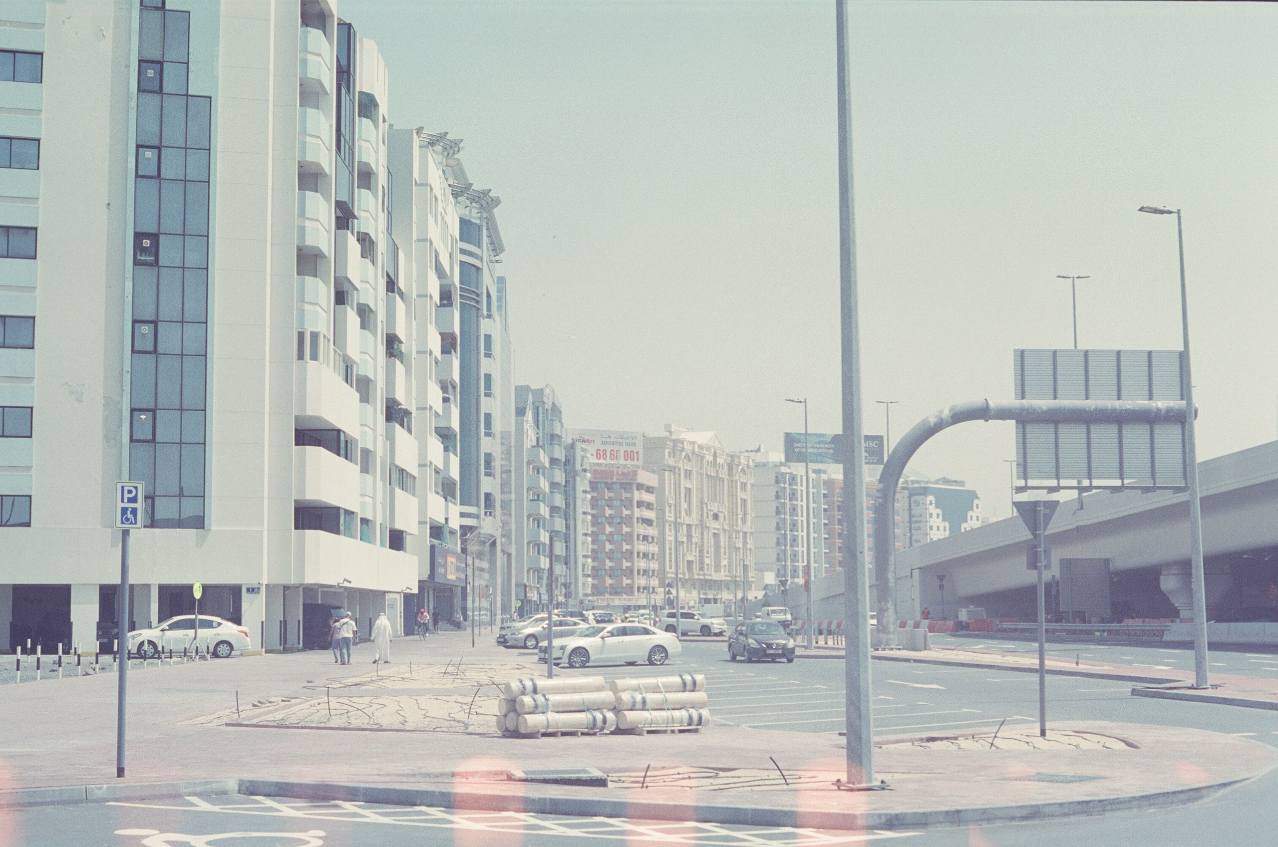 Dubai \ may 2024 \ film 35 mm. Коммерческий Фотограф Виктор Фоменых