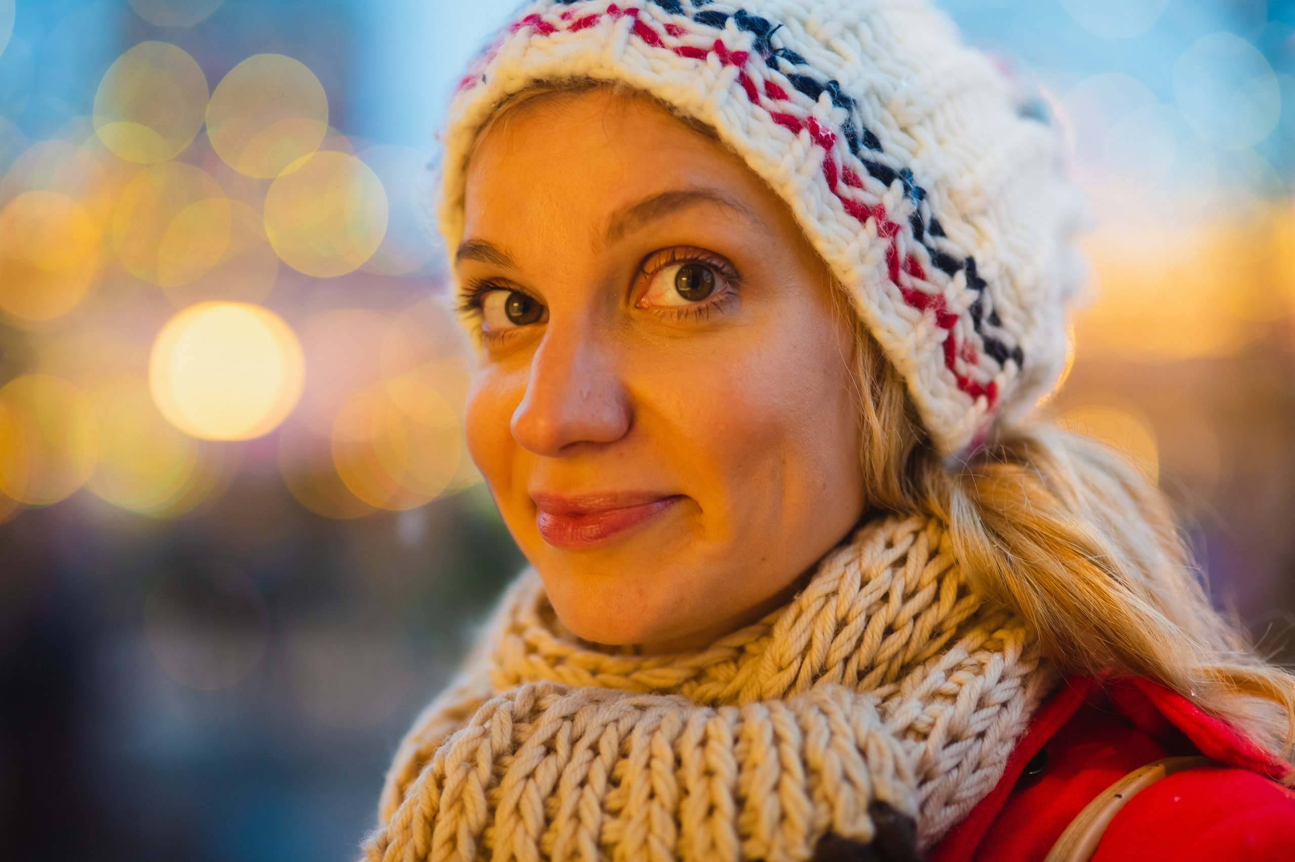 Евгения фотосессия в центре Новогодней Москвы. Портретный фотограф в Москве, Московской области. Деловой портрет